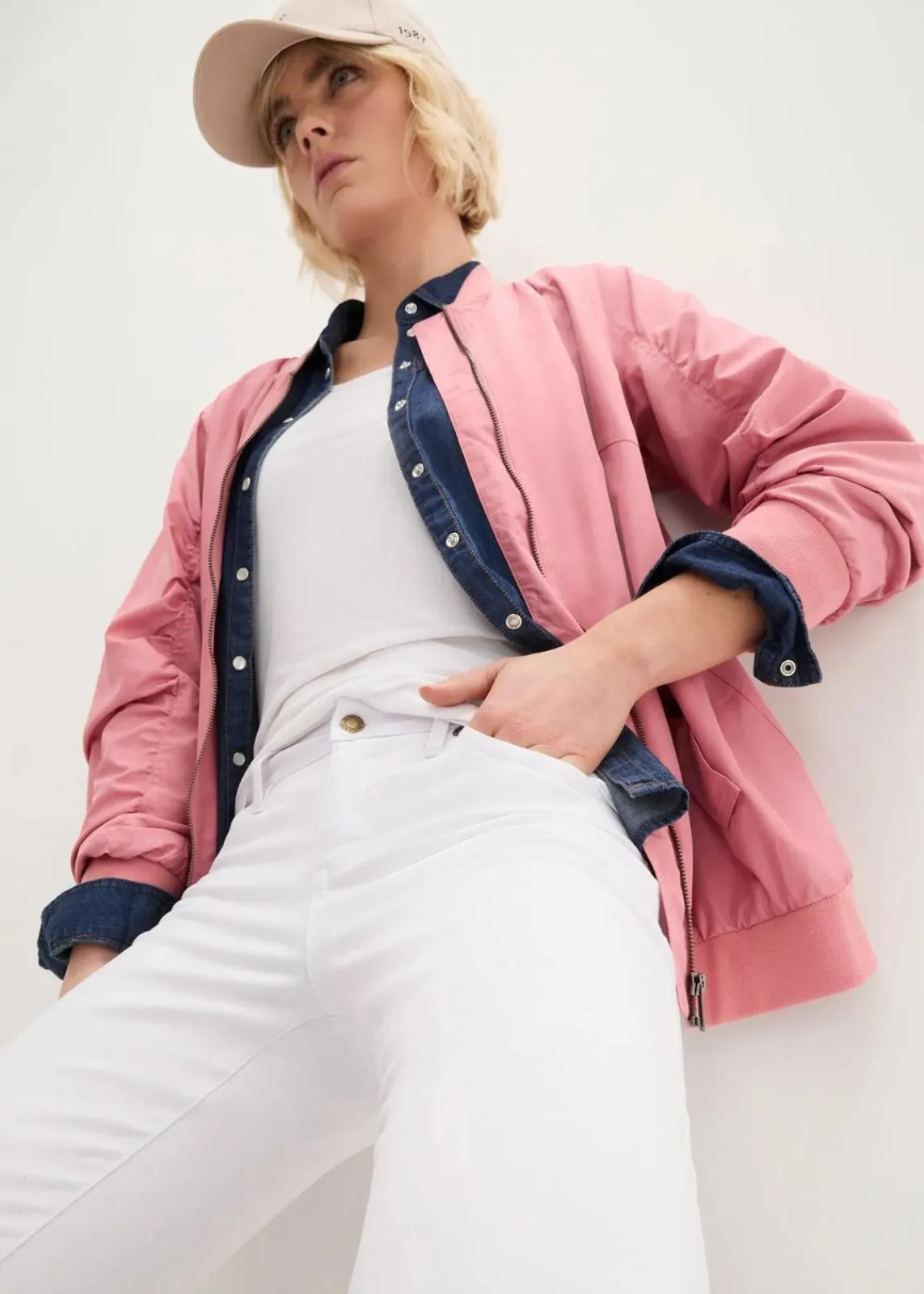 bonprix Jeans|Kurzgrößen^Straight Jeans Mid Waist, Stretch weiß