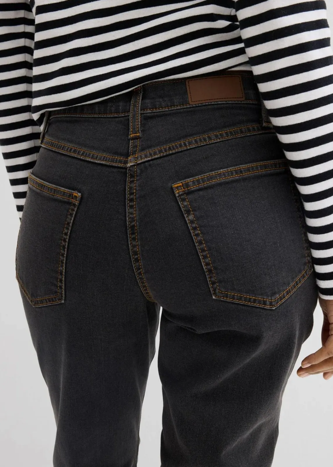 bonprix Kurzgrößen|Jeans^Straight Jeans Mid Waist, Stretch schwarz