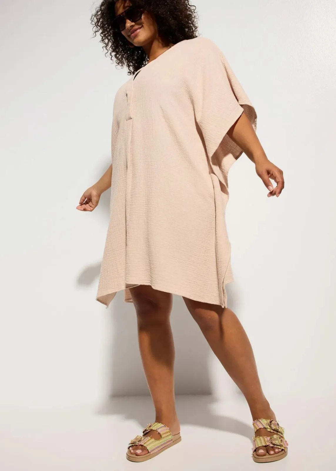 bonprix Kleider|Bekleidung·Pullover & Strickjacken^Strandtunika aus luftigem Musselin kreidebeige