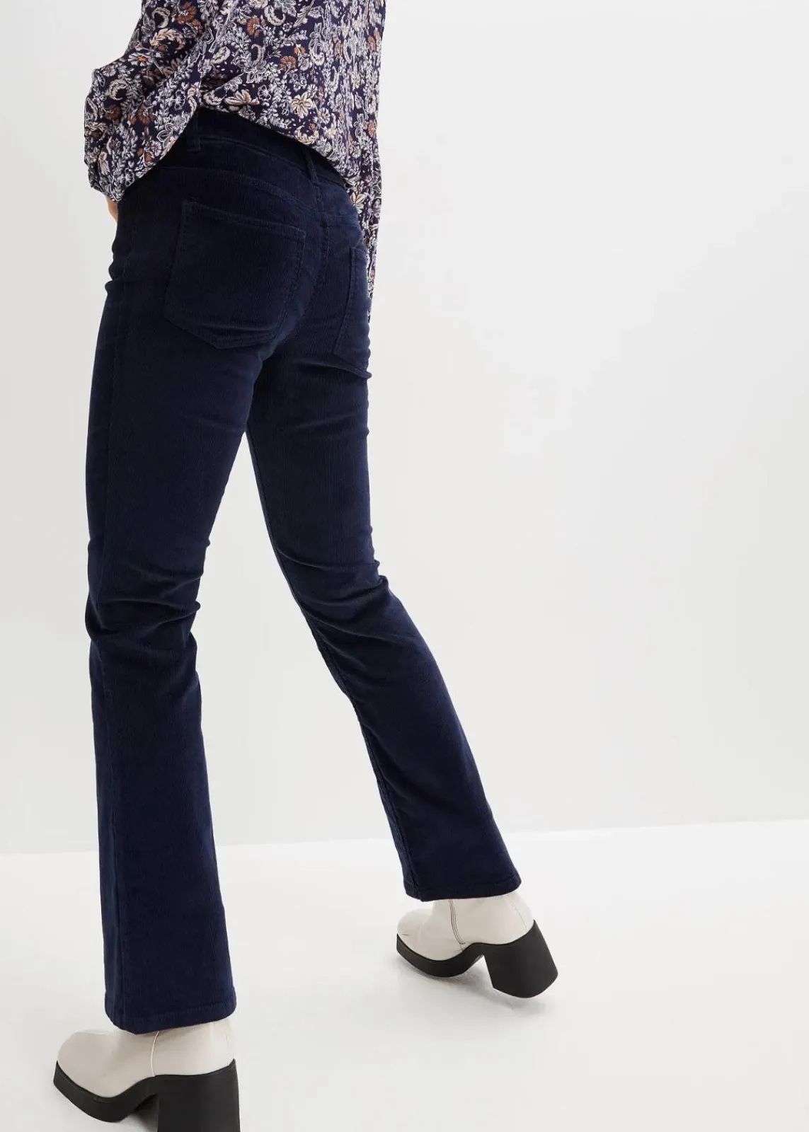 bonprix Bekleidung·Kleider|Hosen^Stretch-Cordhose, Bootcut dunkelblau