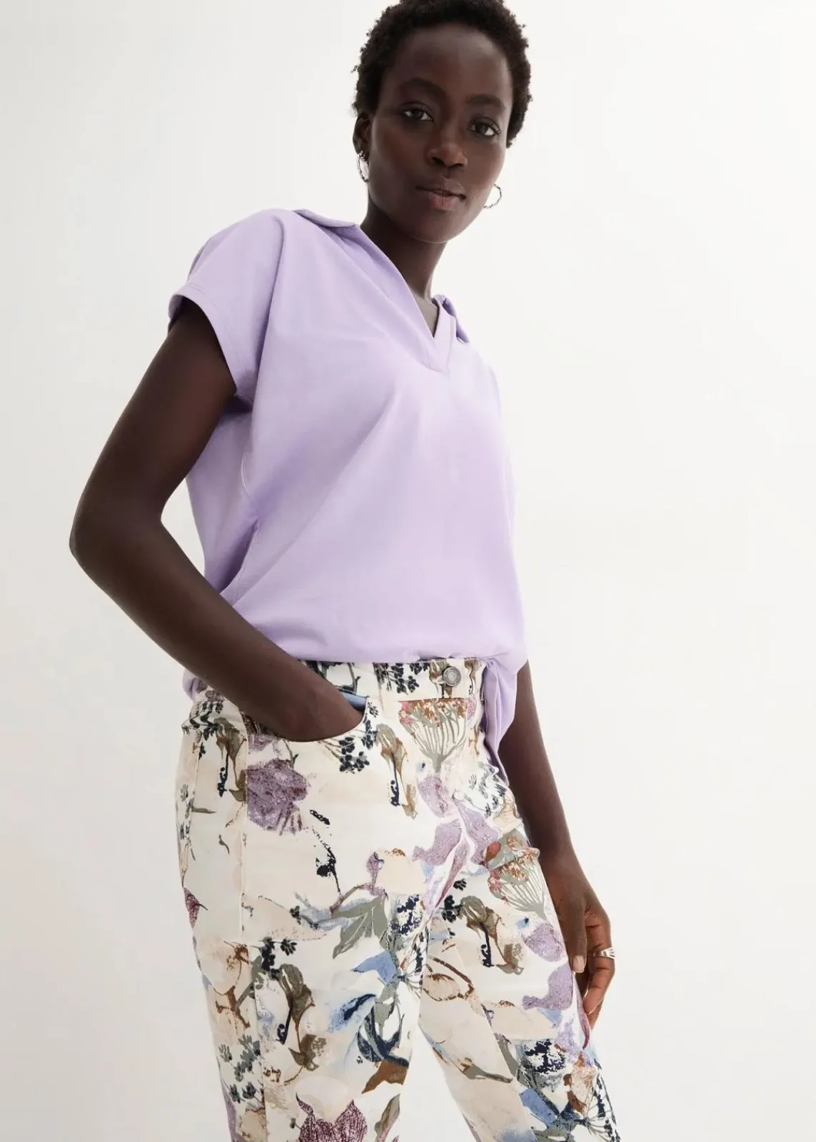 bonprix Bekleidung·Kleider|Hosen^Stretch-Hose mit Blumen-Print natur geblümt