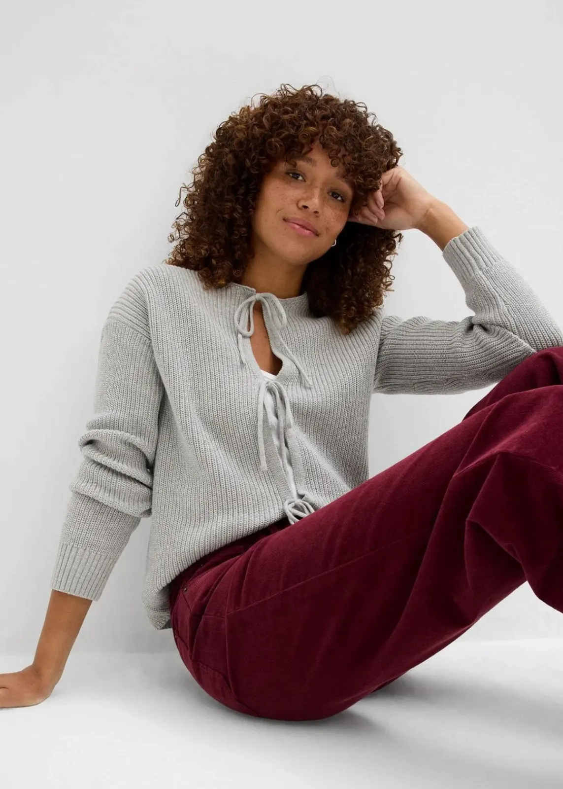 bonprix Pullover & Strickjacken|Strickmode^Strickjacke mit Schleifen-Detail hellgrau meliert