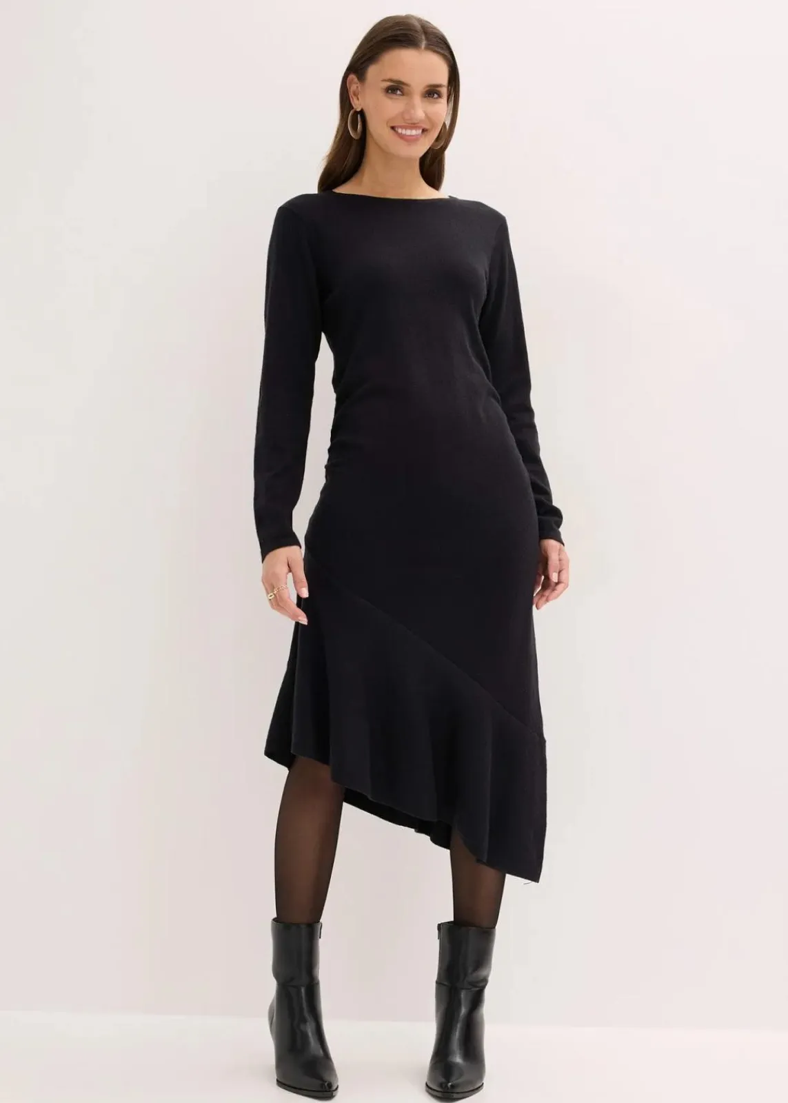 bonprix Bekleidung·Pullover & Strickjacken|Kleider^Strickkleid mit asymmetrischem Saum aus Baumwolle und Kaschmir schwarz