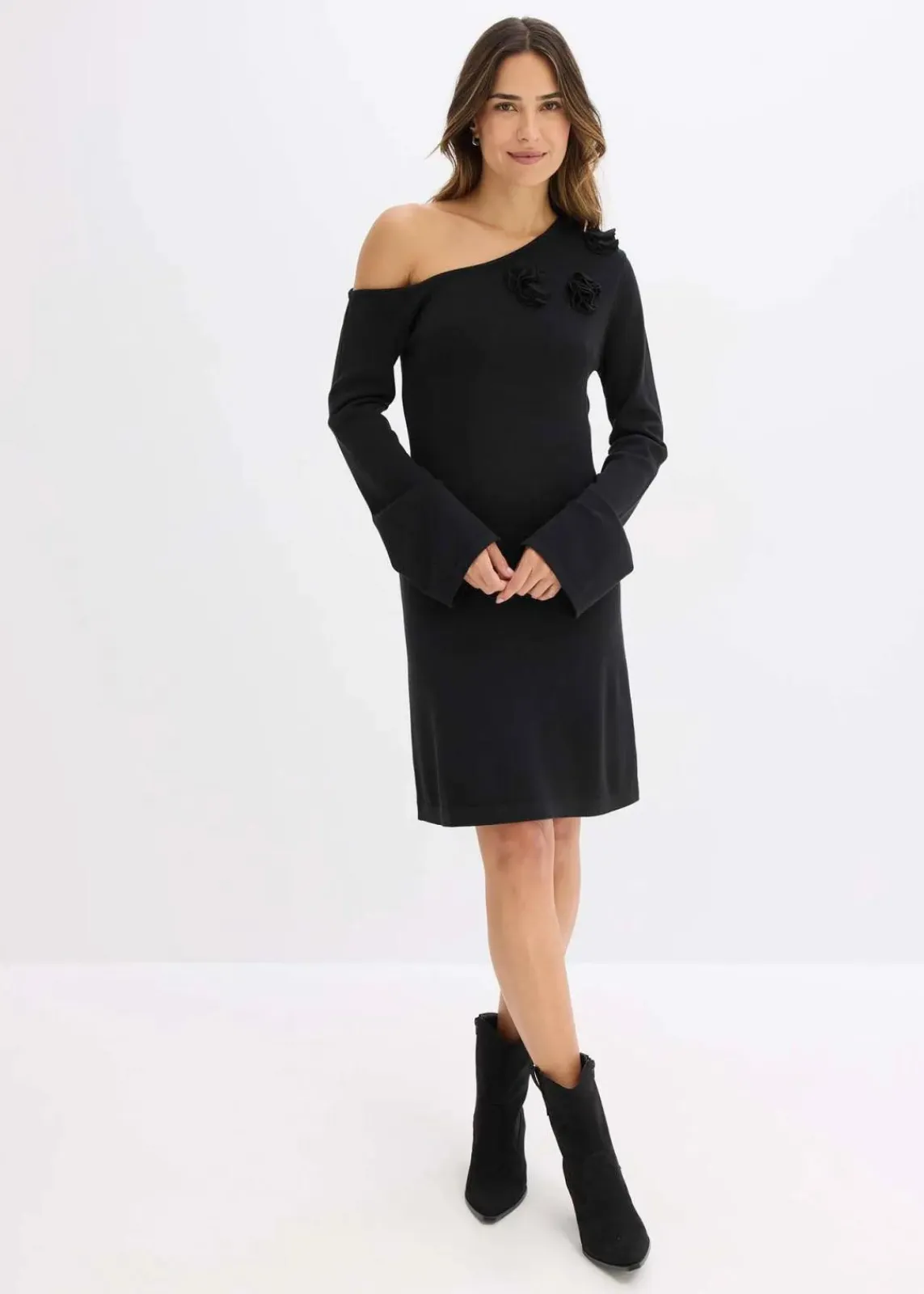 bonprix Strickmode|Kleider^Strickkleid mit Blumen-Applikation schwarz