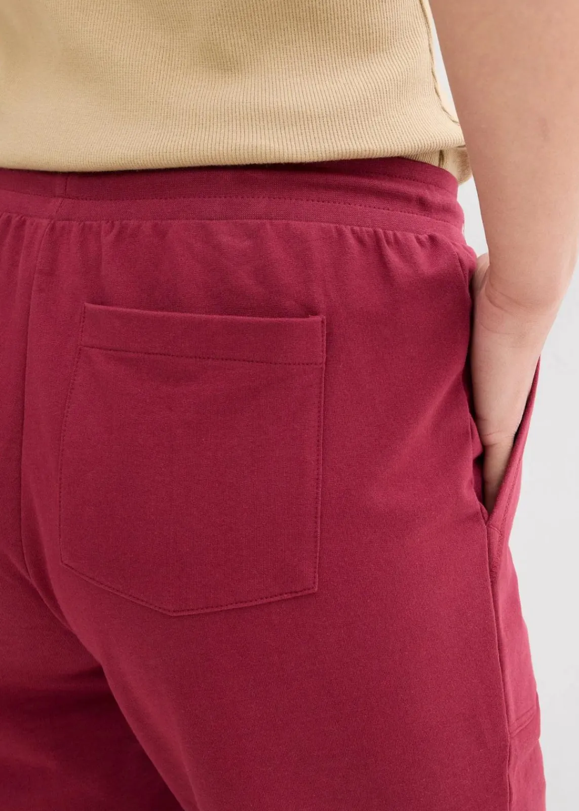 bonprix Nachhaltigere Materialien|Hosen^Sweat-Bermuda aus reiner Baumwolle rhododendronrot