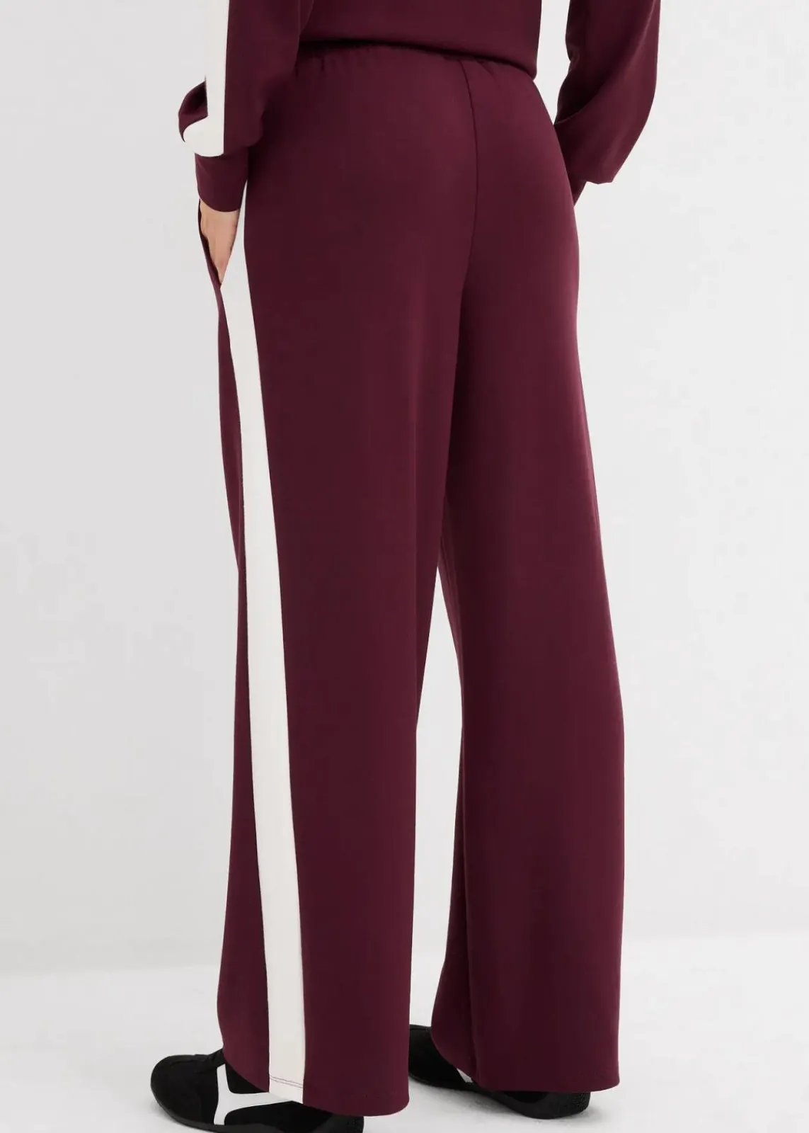 bonprix Bekleidung·Blusen & Tuniken|Bekleidung·Kleider^Sweathose aus Interlock-Qualität weinrot