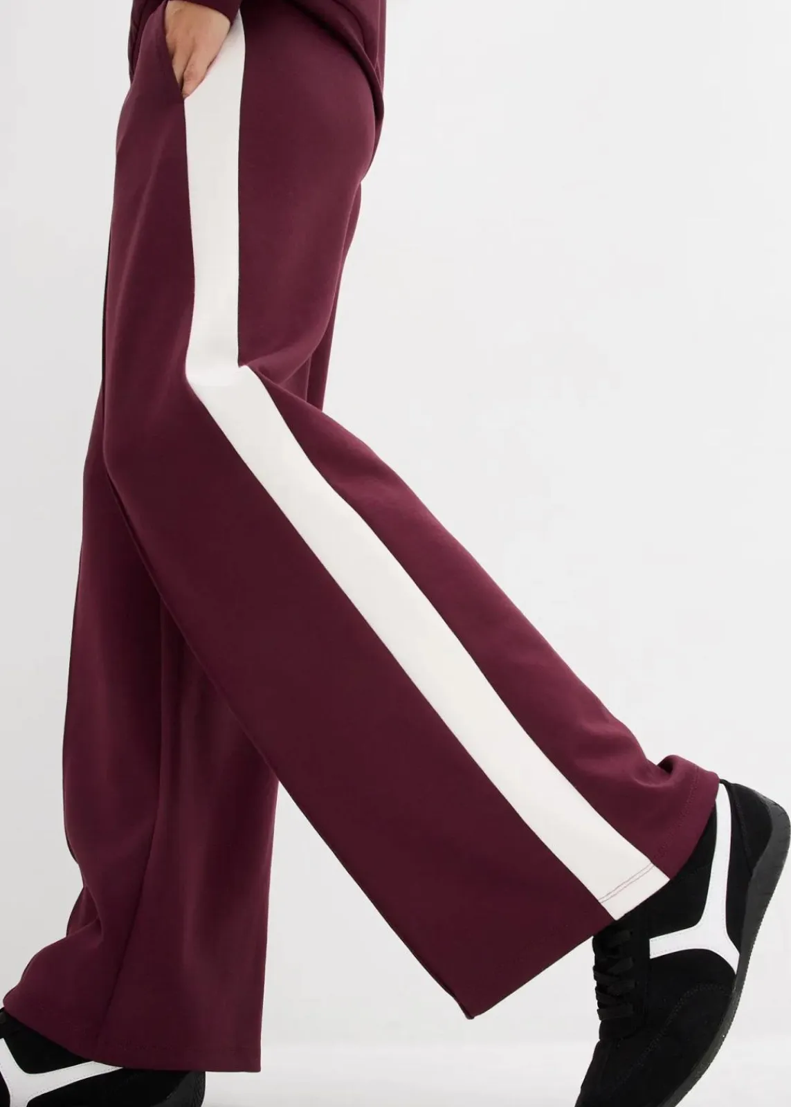 bonprix Bekleidung·Blusen & Tuniken|Bekleidung·Kleider^Sweathose aus Interlock-Qualität weinrot