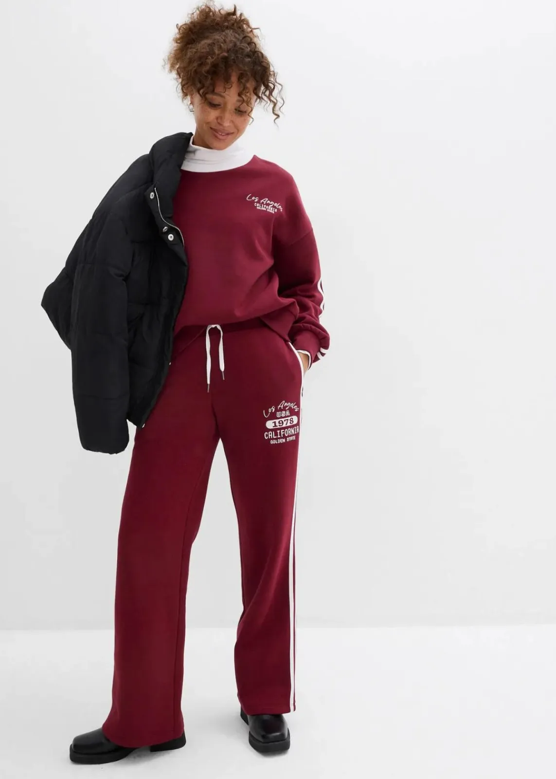 bonprix Bekleidung·Blusen & Tuniken|Bekleidung·Kleider^Sweathose aus weichem Baumwoll-Mix ahornrot/weiß