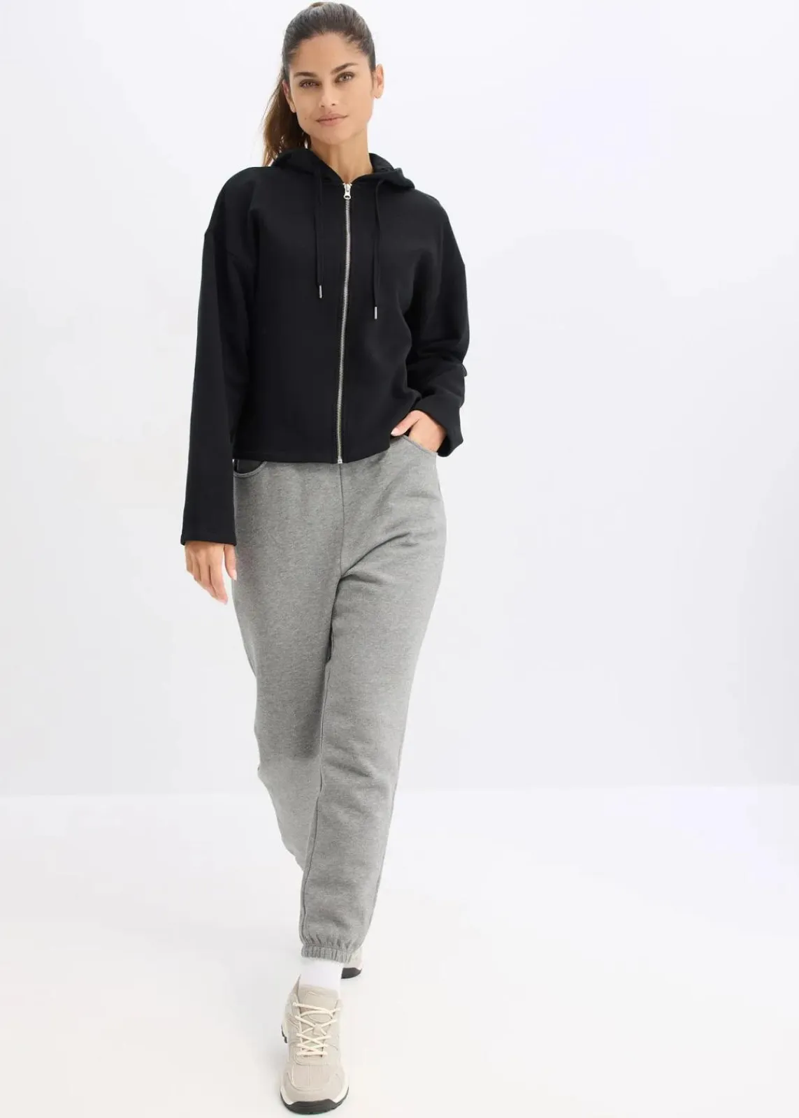 bonprix Sweat|Basics^Sweatjacke aus reiner Bio-Baumwolle schwarz