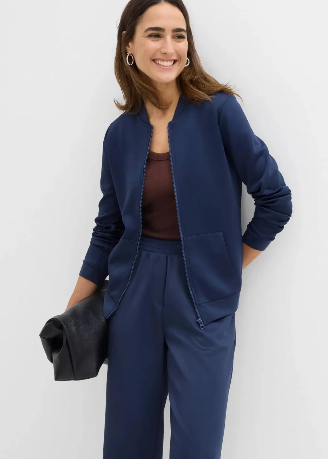bonprix Nachhaltigere Materialien|Sweat^Sweatjacke aus Scuba mit Reißverschluss dunkelblau
