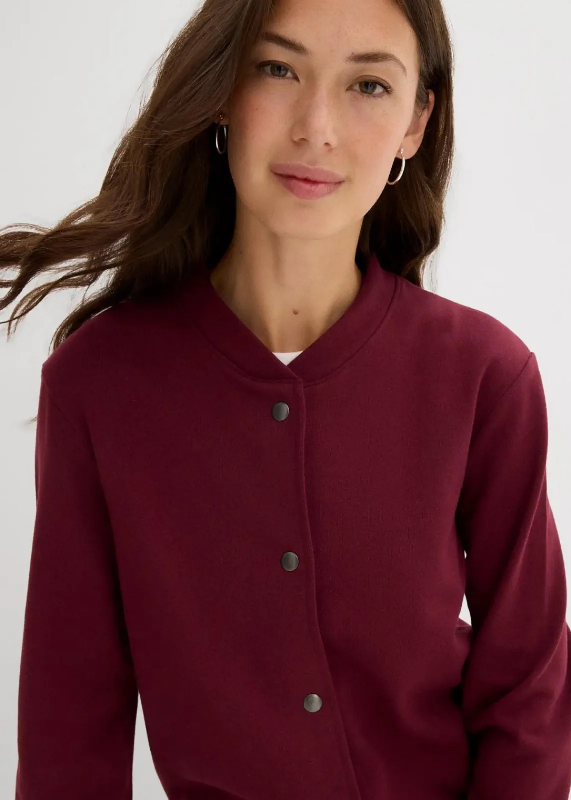 bonprix Nachhaltigere Materialien|Sweat^Sweatjacke mit Knopfleiste ahornrot