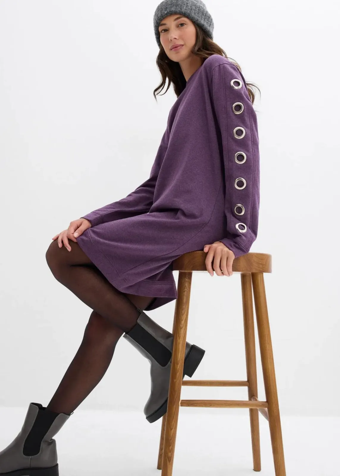 bonprix Bekleidung·Blusen & Tuniken|Bekleidung·Pullover & Strickjacken^Sweatkleid mit Ösen weinbeere