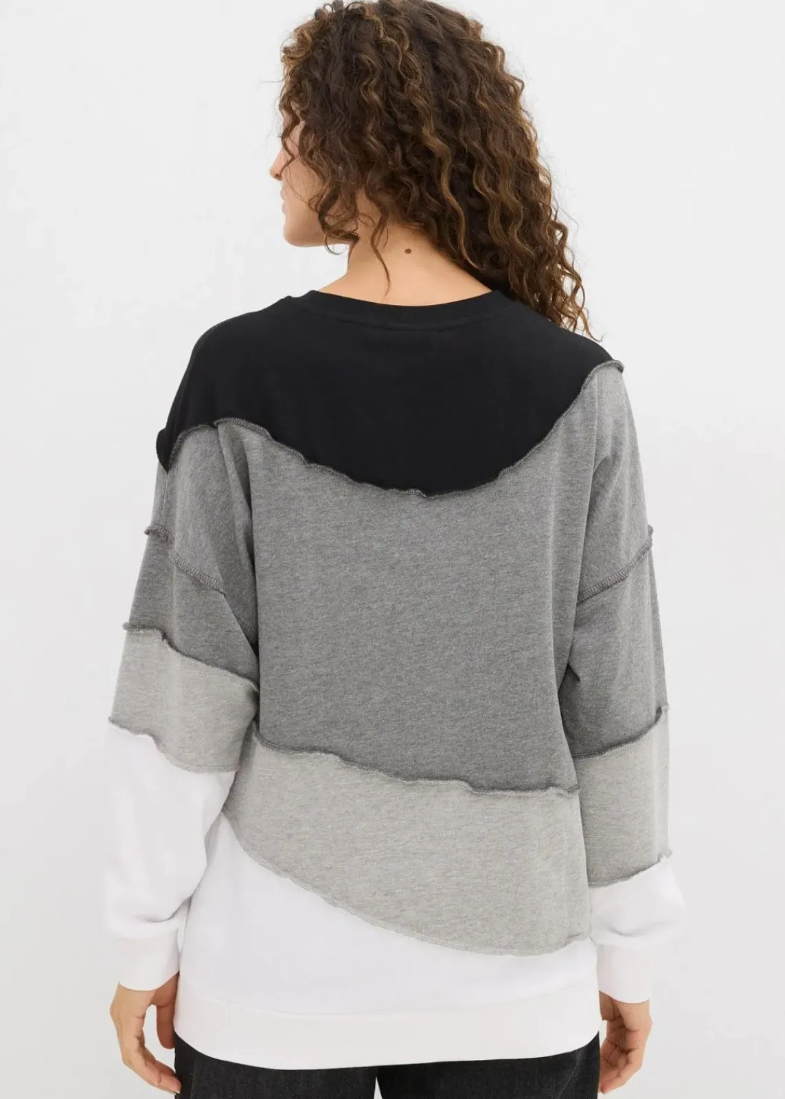 bonprix Sweat|Nachhaltigere Materialien^Sweatshirt aus weichem Baumwoll-Mix grau meliert/schwarz/weiß