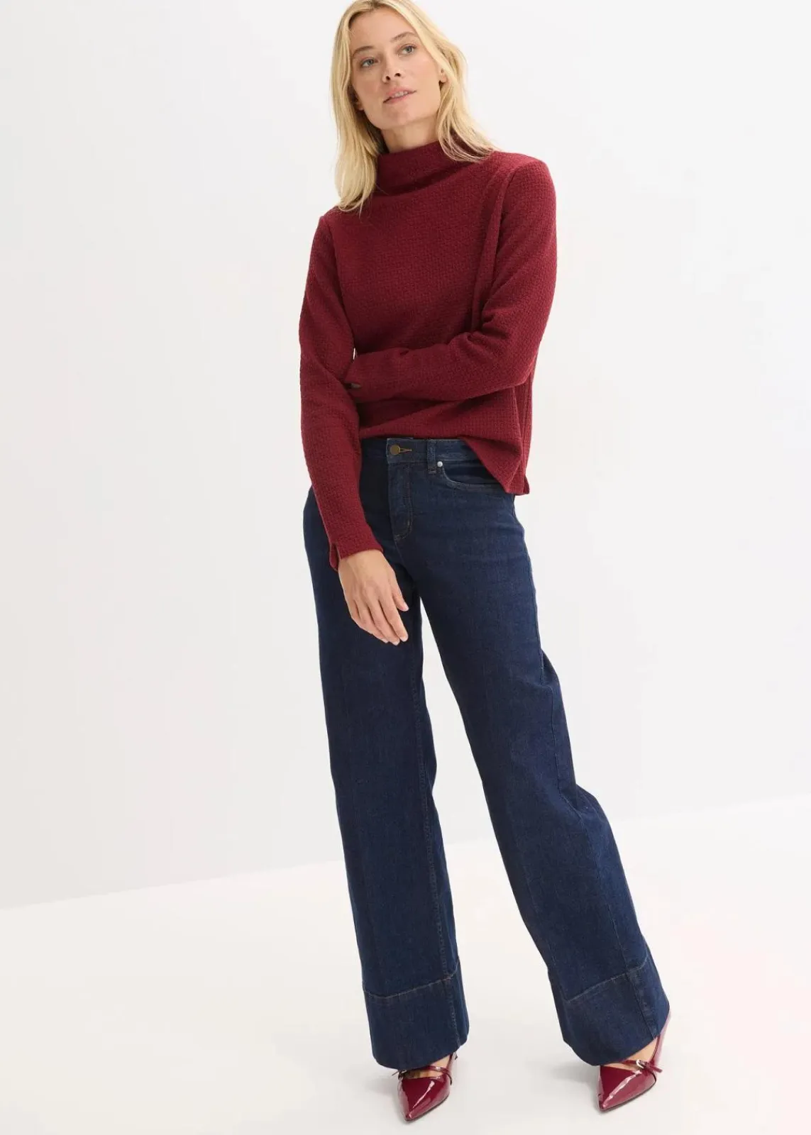 bonprix Sweat|Nachhaltigere Materialien^Sweatshirt mit Stehkragen rubinrot