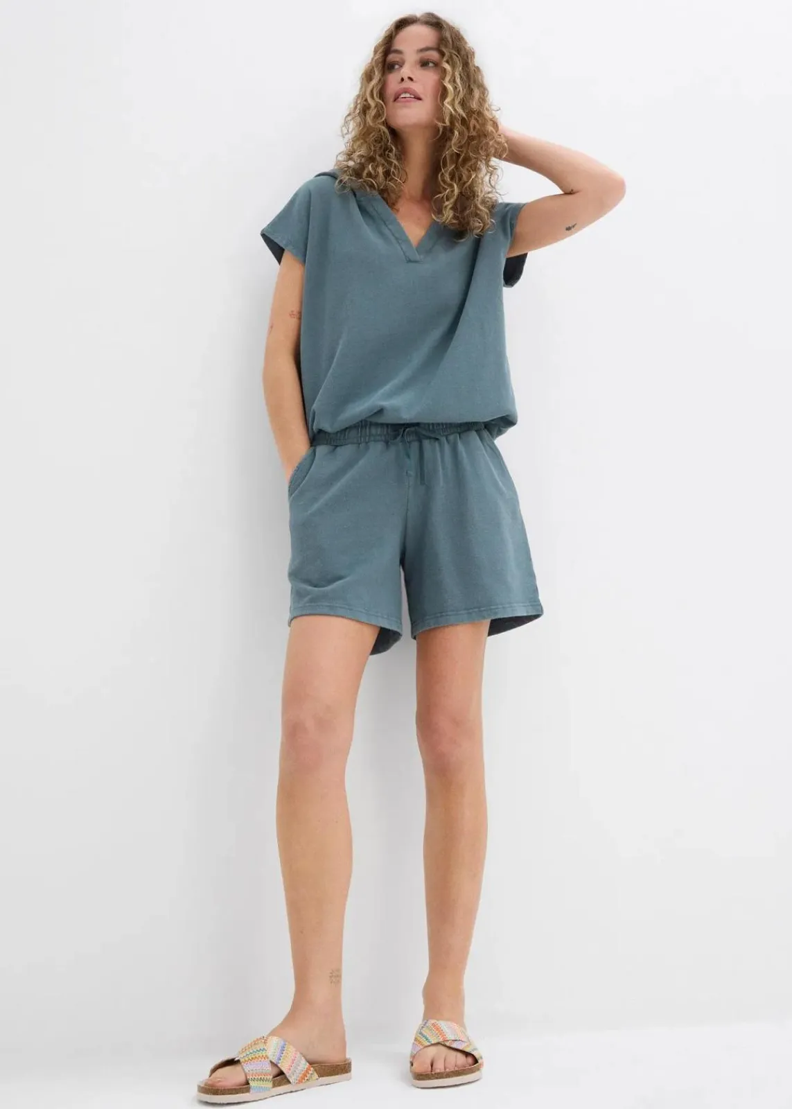 bonprix Bekleidung·Outdoorbekleidung|Bekleidung·Blusen & Tuniken^Sweat-Shorts aus reiner Baumwolle eukalyptusgrün
