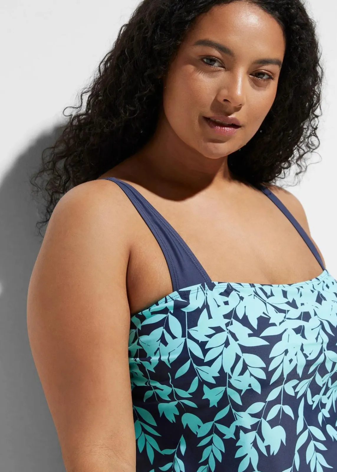 bonprix Bademode·Tankinis|Bademode·Bedeckende Bademode^Tankini (2-tgl. Set) hellblau/dunkelblau geblümt