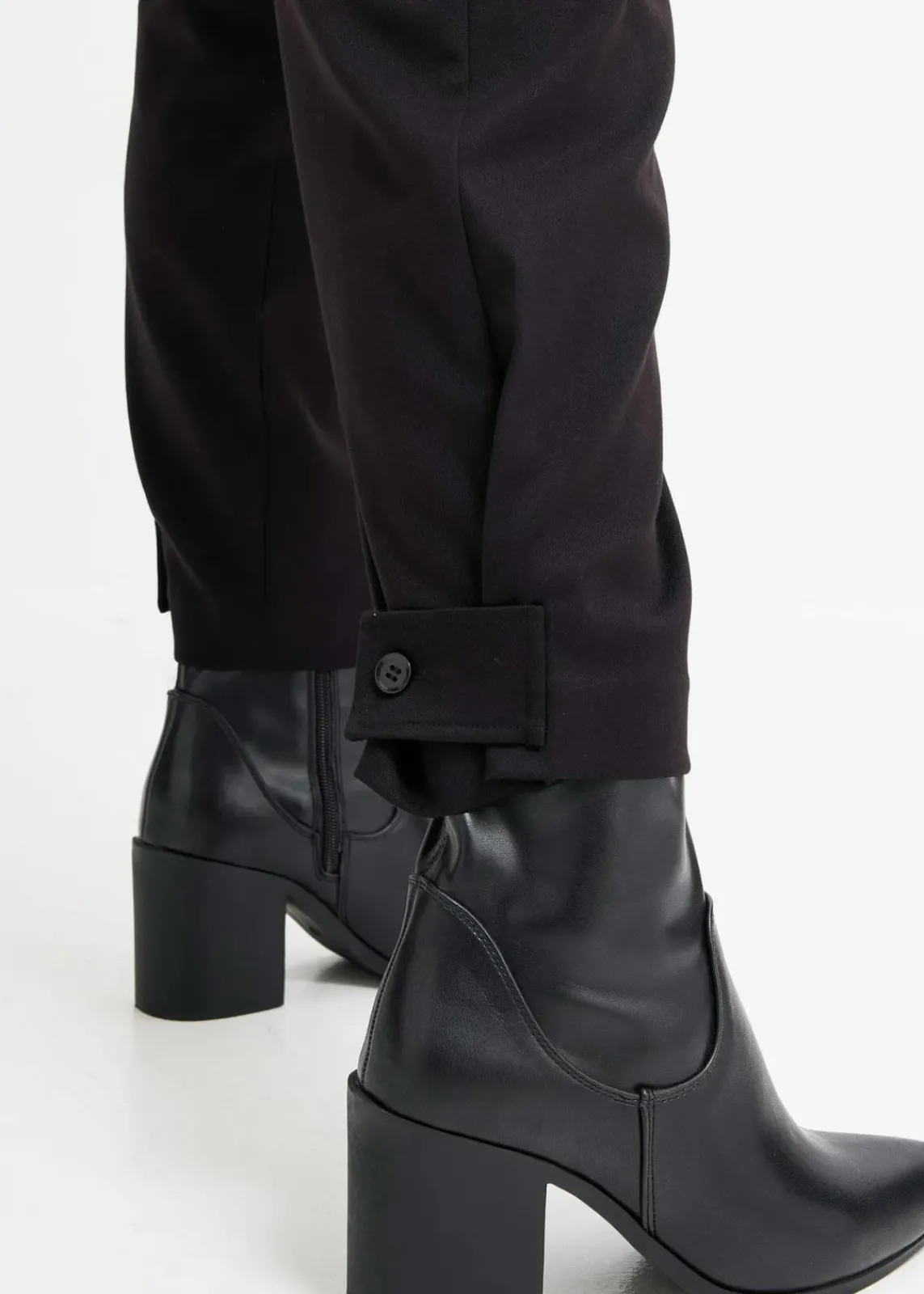 bonprix Nachhaltigere Materialien|Hosen^Tapered 7/8-Hose schwarz