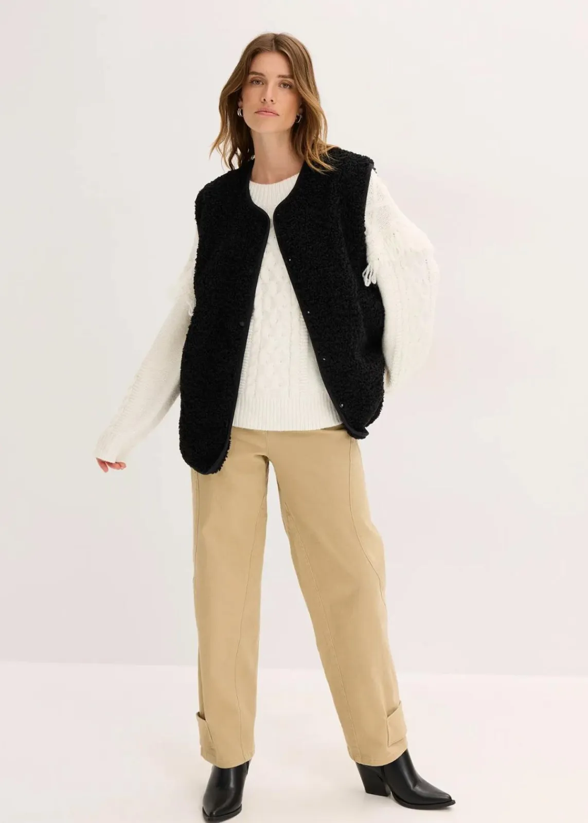 bonprix Bekleidung·Blusen & Tuniken|Bekleidung·Hosen^Teddy-Weste schwarz
