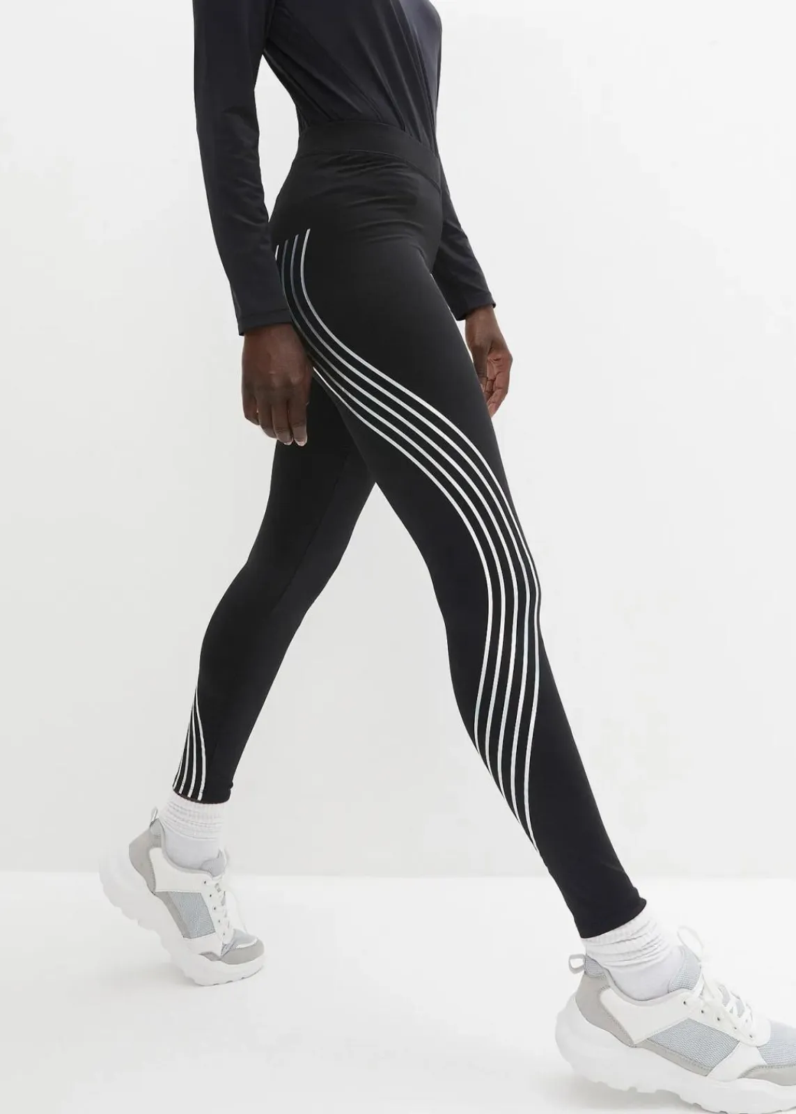 bonprix Bekleidung·Sweat|Bekleidung·Kleider^Thermo-Leggings mit reflektierenden Details, knöchelfrei schwarz