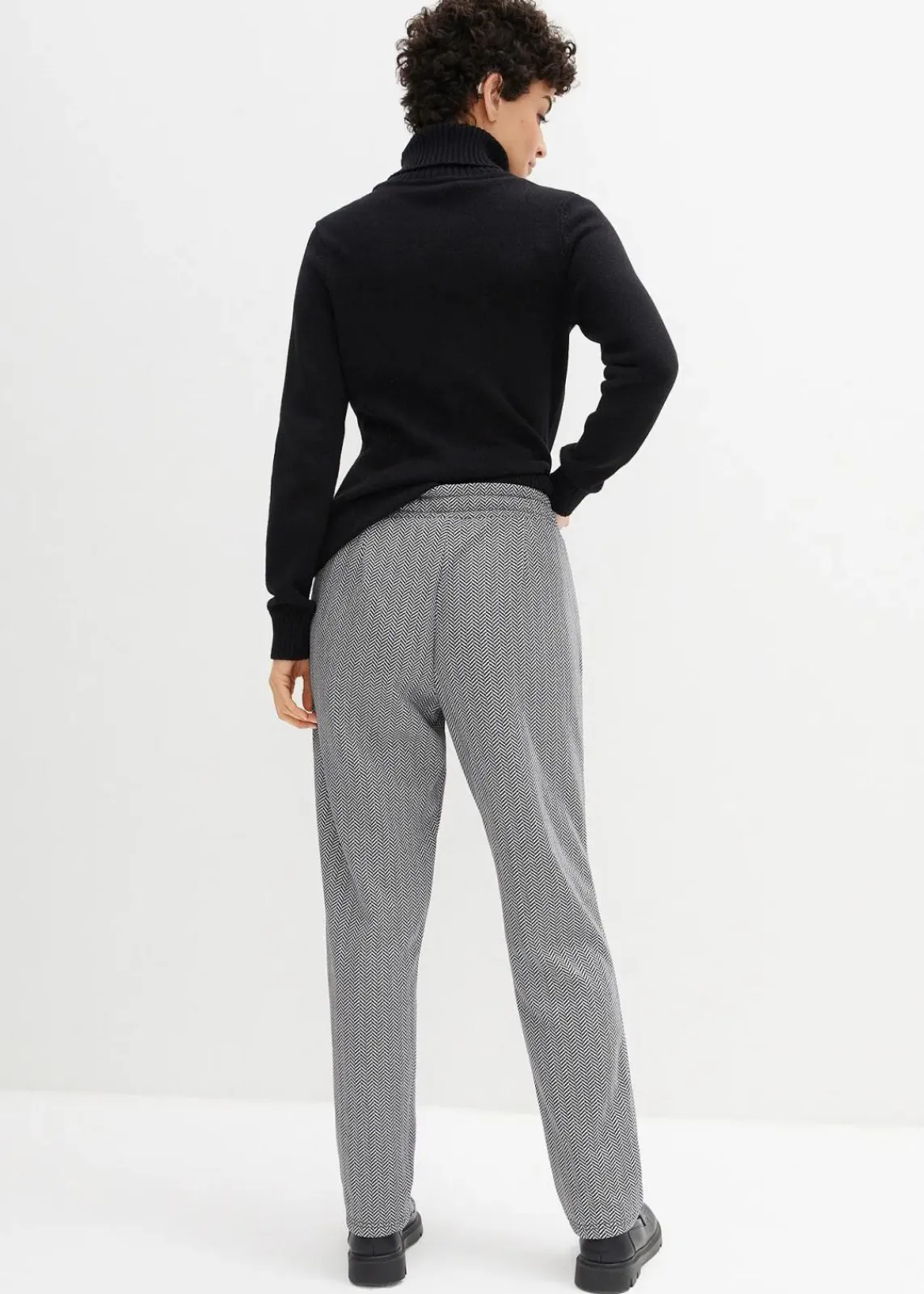 bonprix Hosen|Thermobekleidung^Thermo-Schlupfhose mit Bequembund wollweiß/schwarz graphisch bedruckt