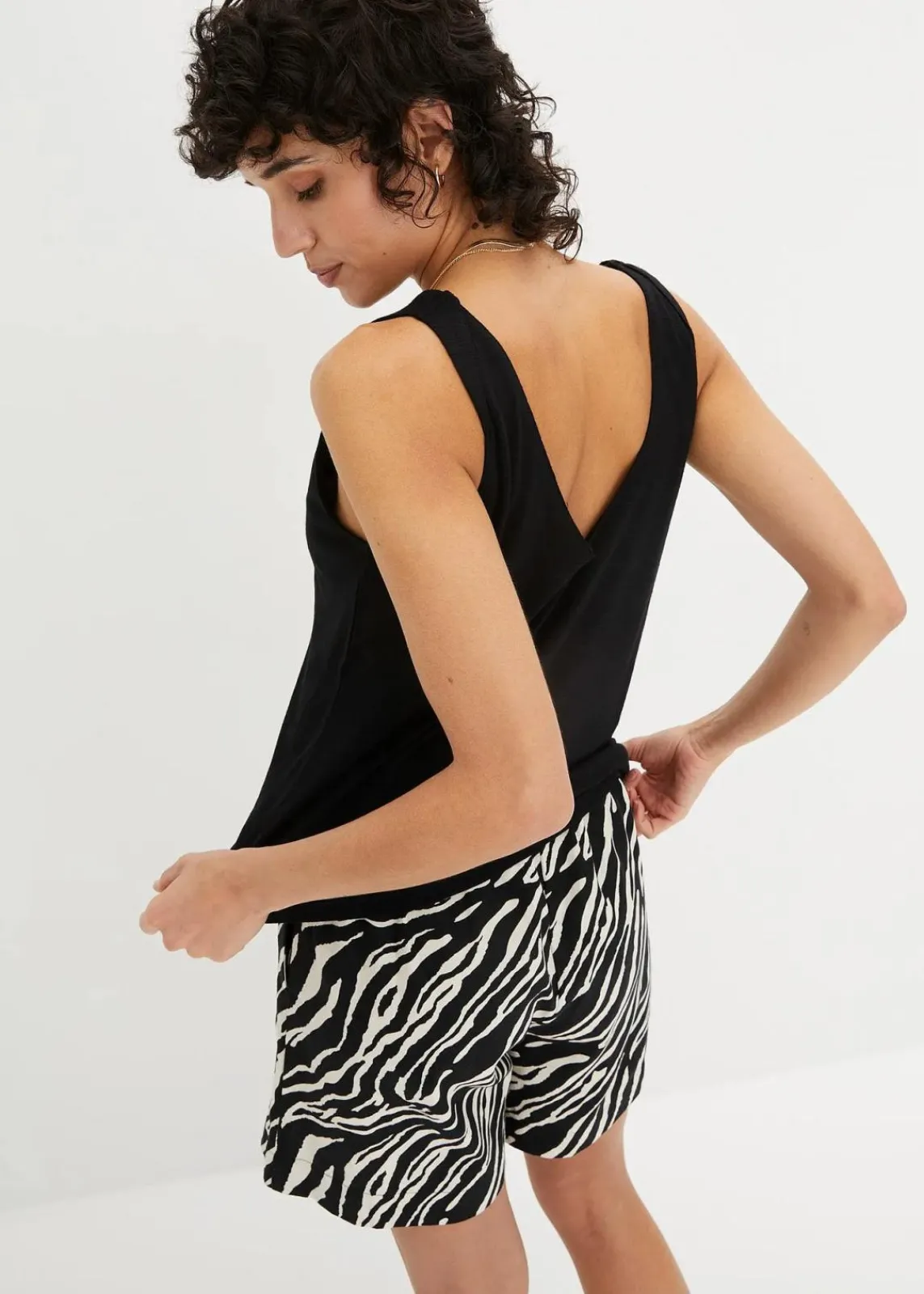bonprix Nachhaltigere Materialien|Shirts & Tops^Top aus fließender Viskose schwarz