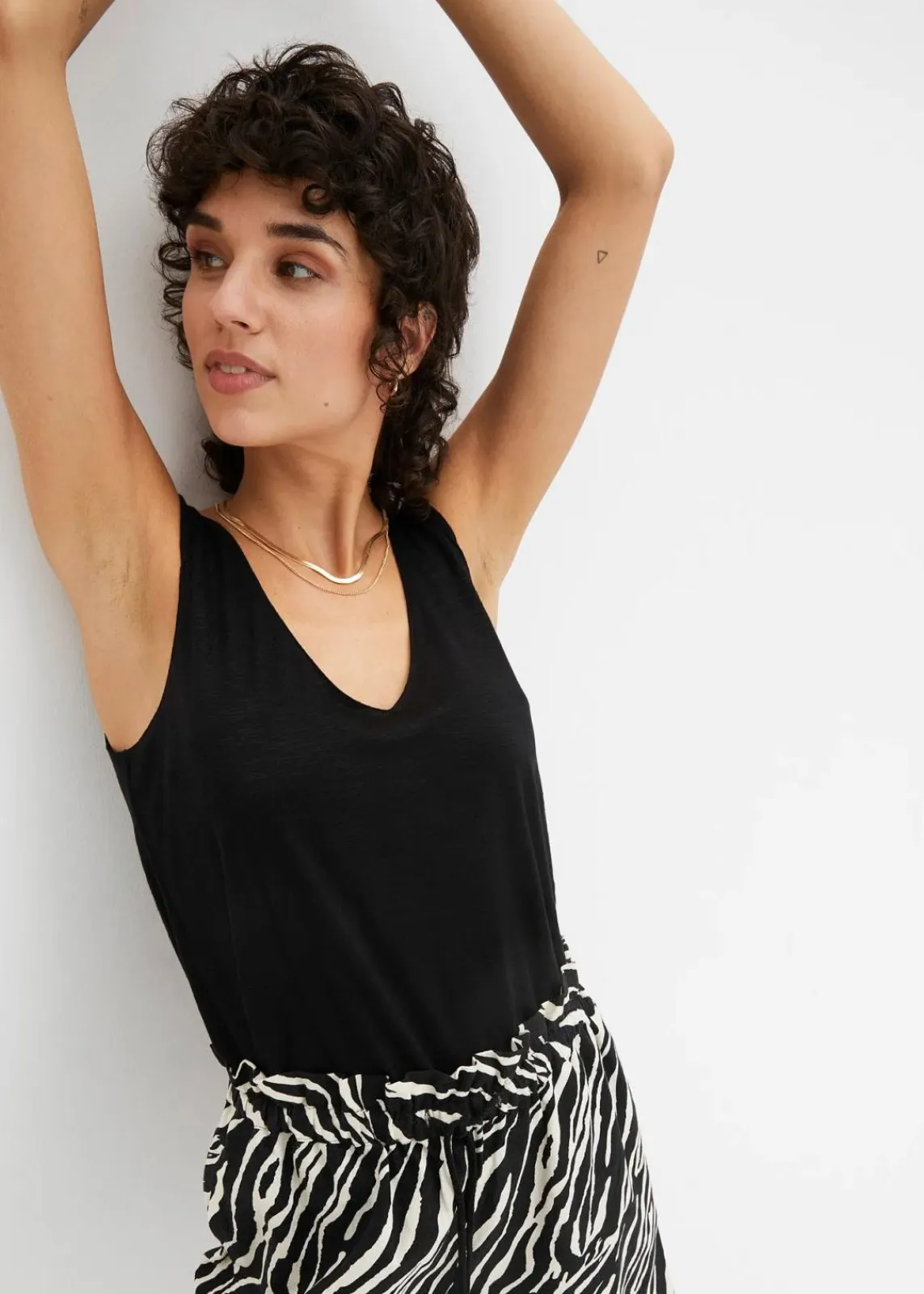 bonprix Nachhaltigere Materialien|Shirts & Tops^Top aus fließender Viskose schwarz