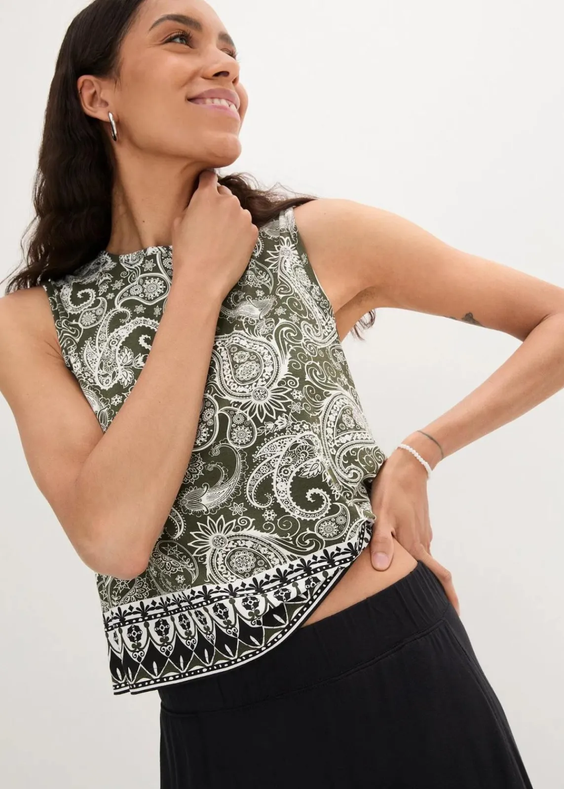 bonprix Shirts & Tops|Nachhaltigere Materialien^Top mit Muster aus Viskose dunkeloliv paisley