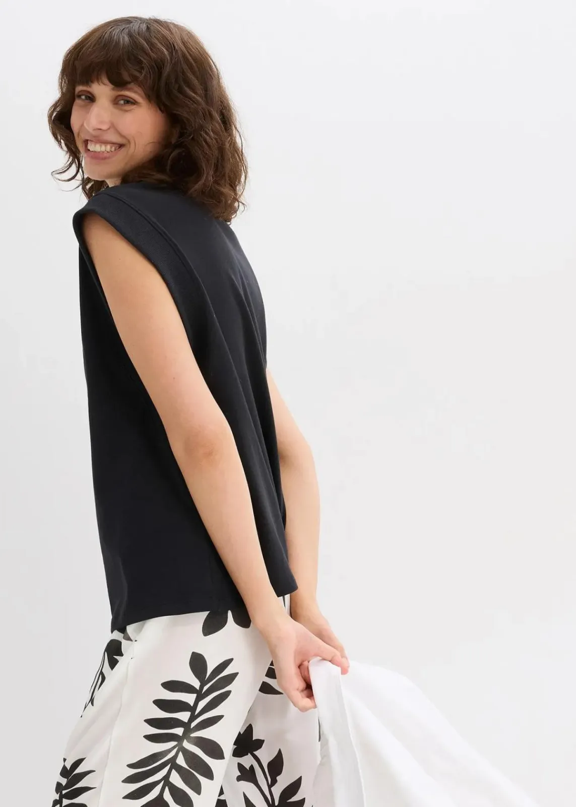 bonprix Shirts & Tops^Top mit Ripp-Einsatz am Ärmel schwarz