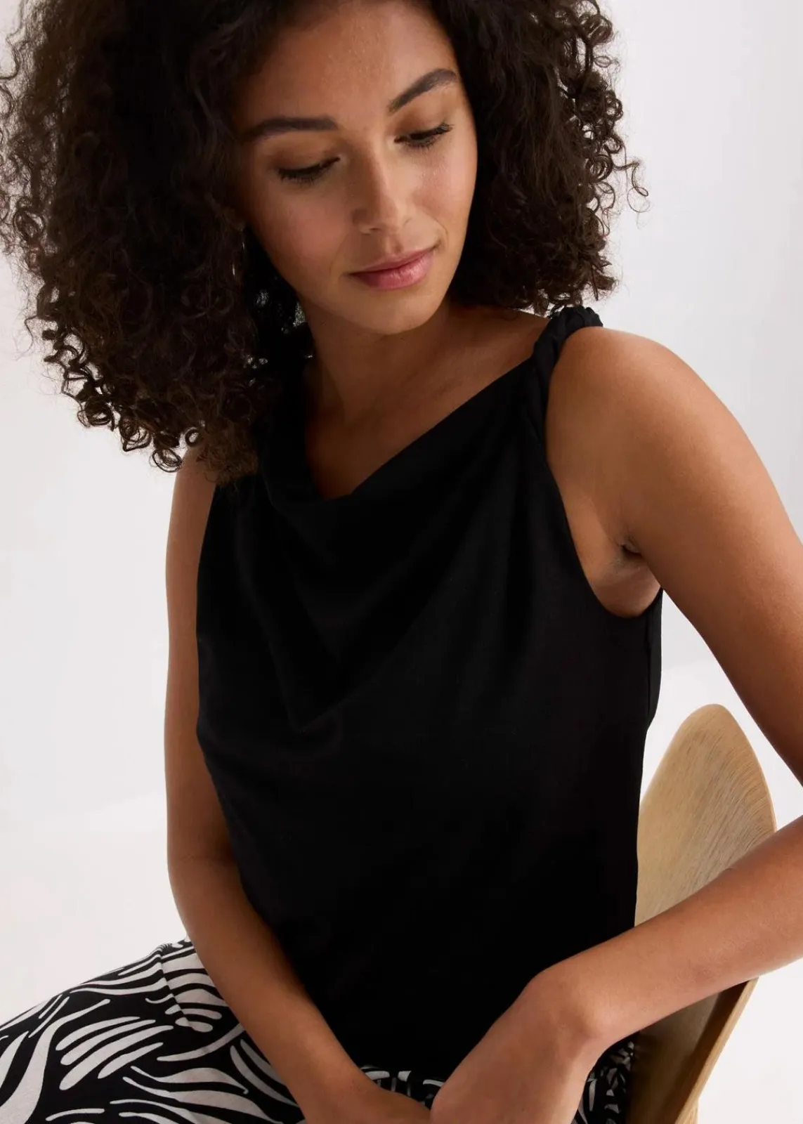 bonprix Shirts & Tops^Top mit Twist-Detail schwarz