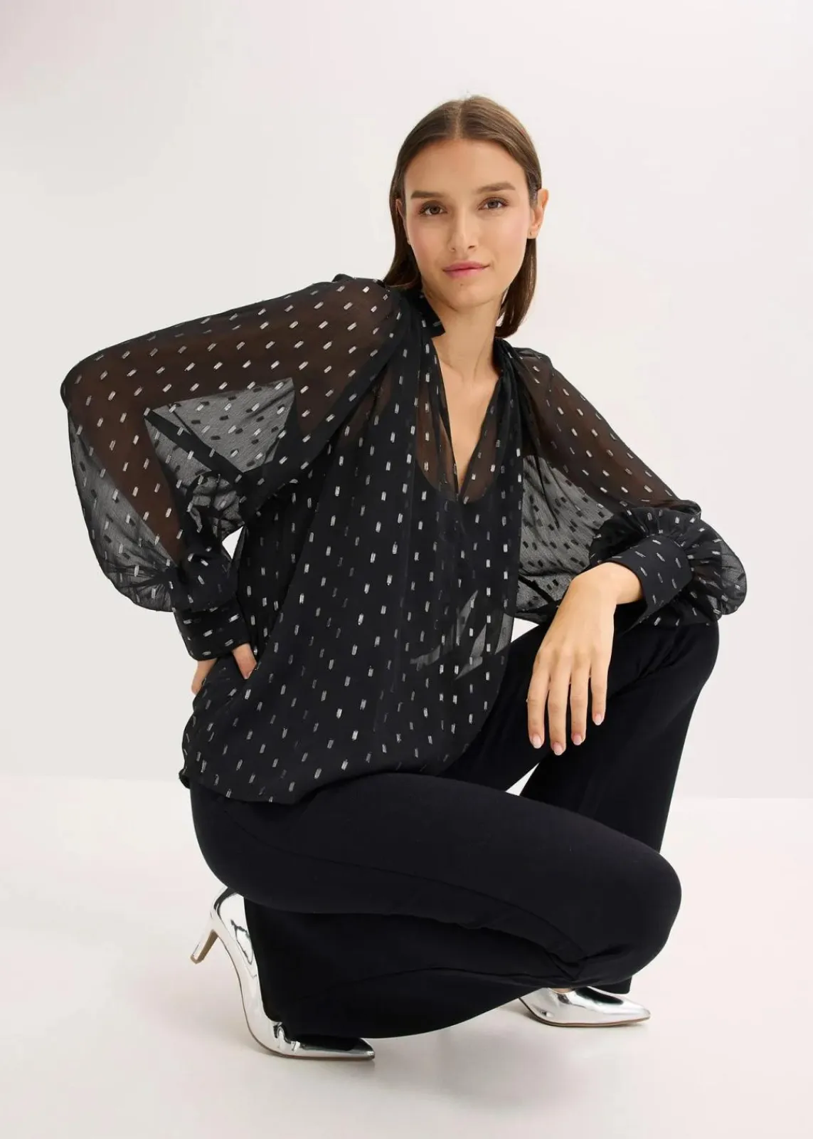 bonprix Bekleidung·Jacken & Mäntel|Blusen & Tuniken^Transparente Schlupfbluse schwarz/silber