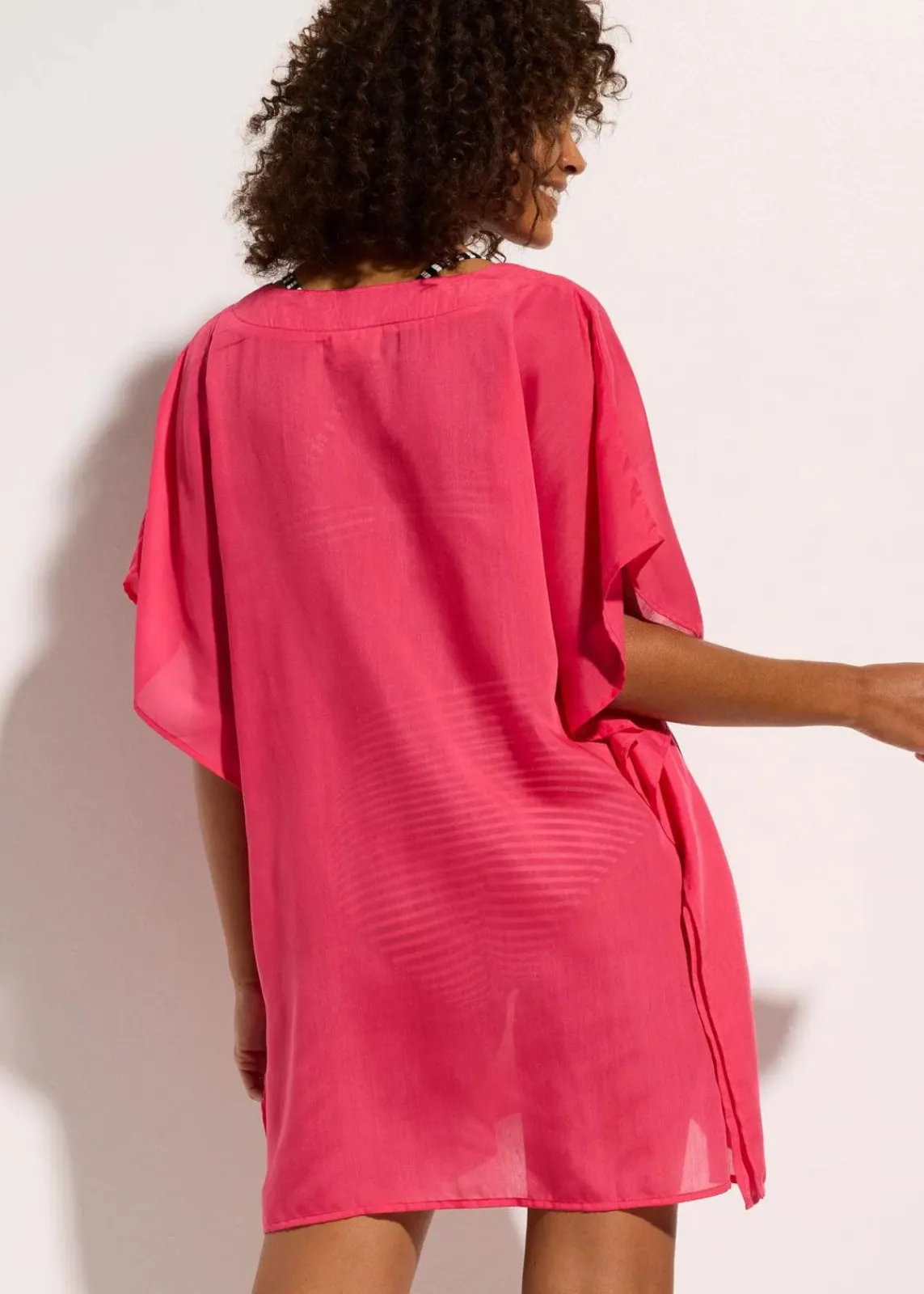 bonprix Blusen & Tuniken|Bekleidung·Jacken & Mäntel^Transparente Strandtunika mit V-Ausschnitt hibiskuspink