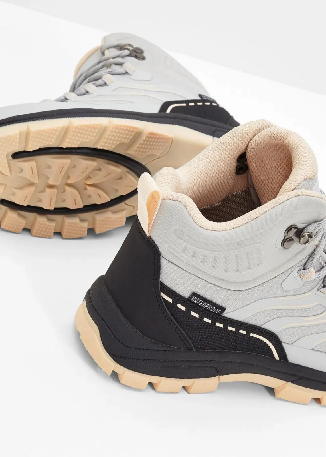 bonprix Sport- & Trekkingschuhe|Boots^Trekking-Boots grau/apricot
