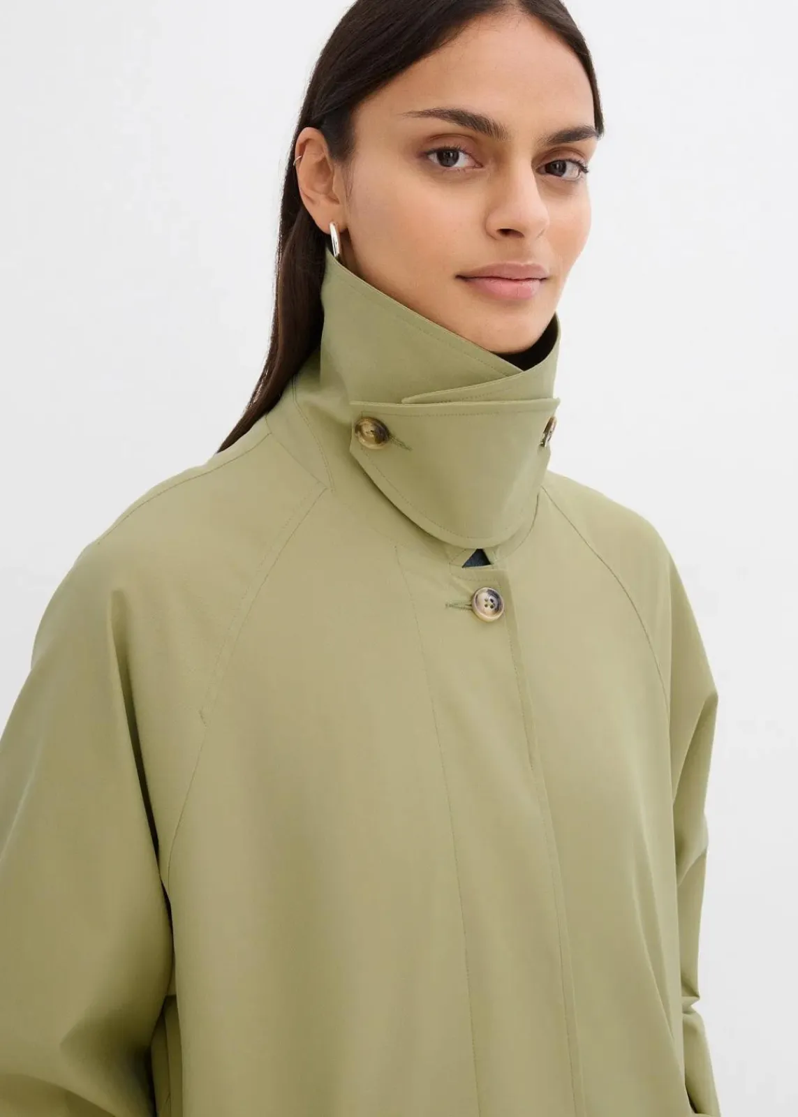 bonprix Bekleidung·Hosen|Jacken & Mäntel^Trenchcoat mit Laschen olivkhaki