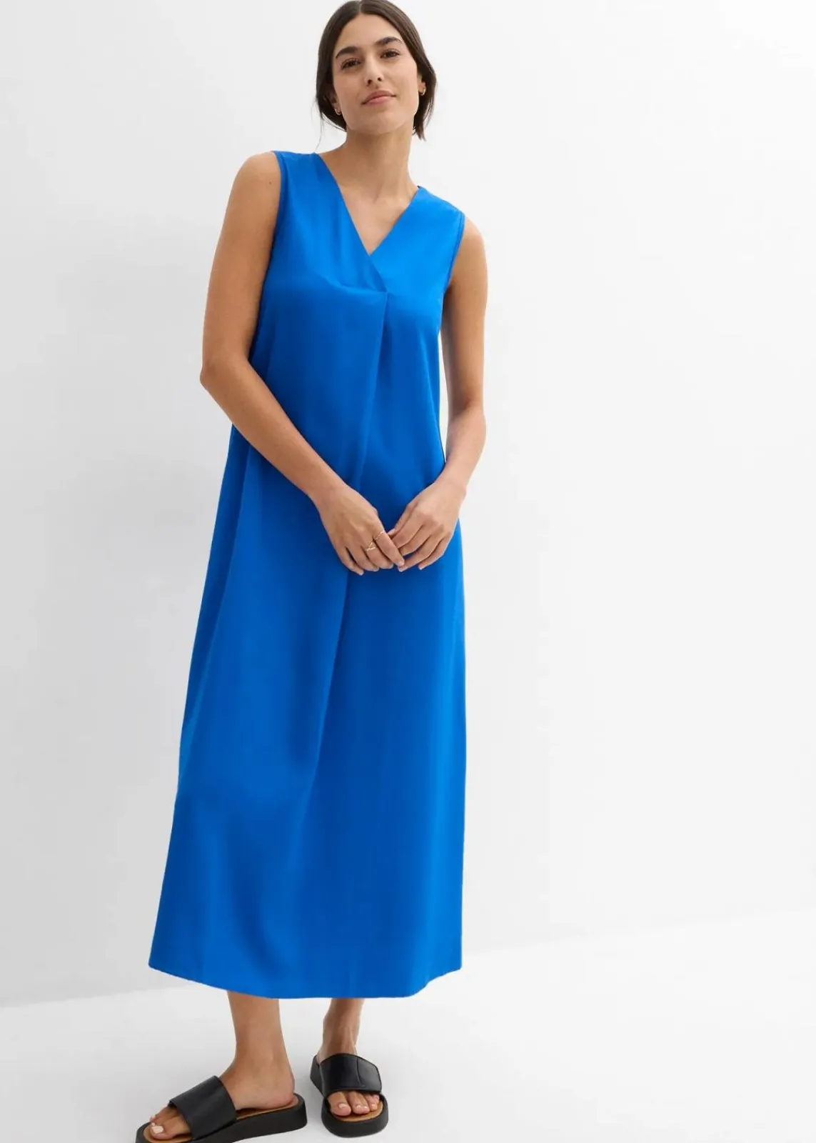 bonprix Bekleidung·Pullover & Strickjacken|Kleider^Trägerkleid aus fließender Viskose azurblau