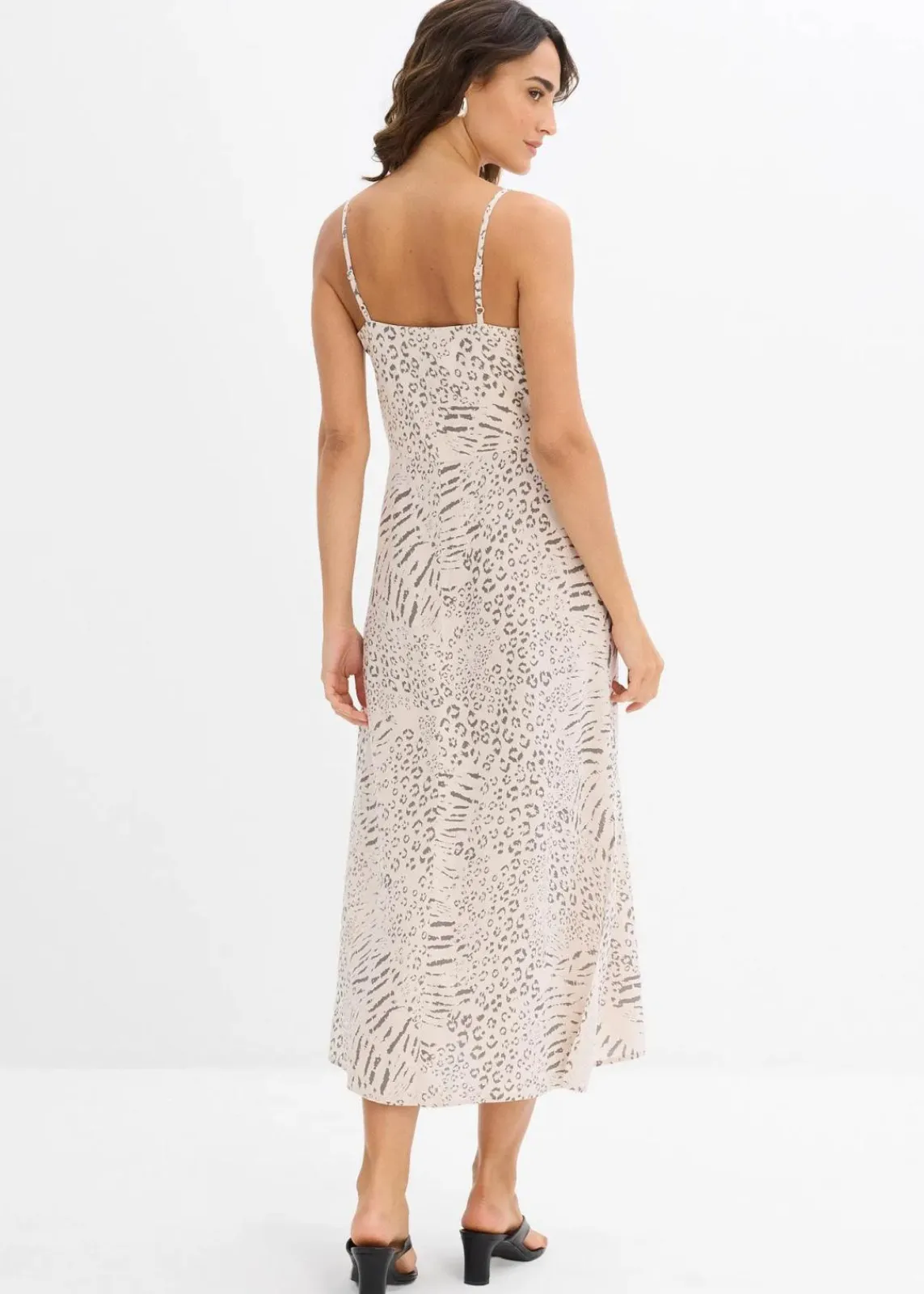 bonprix Kleider|Nachhaltigere Materialien^Trägerkleid aus fließender Viskose sand leo bedruckt