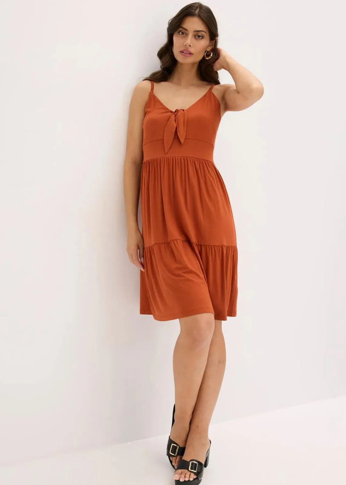 bonprix Bekleidung·Pullover & Strickjacken|Kleider^Trägerkleid mit Knotendetail rostbraun