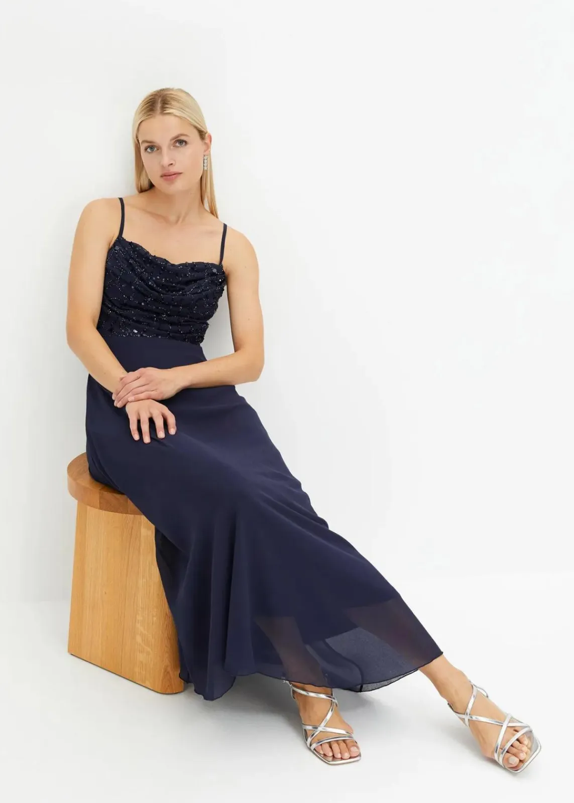 bonprix Bekleidung·Pullover & Strickjacken|Festliche Mode^Trägerkleid mit Paillettenstickerei dunkelblau