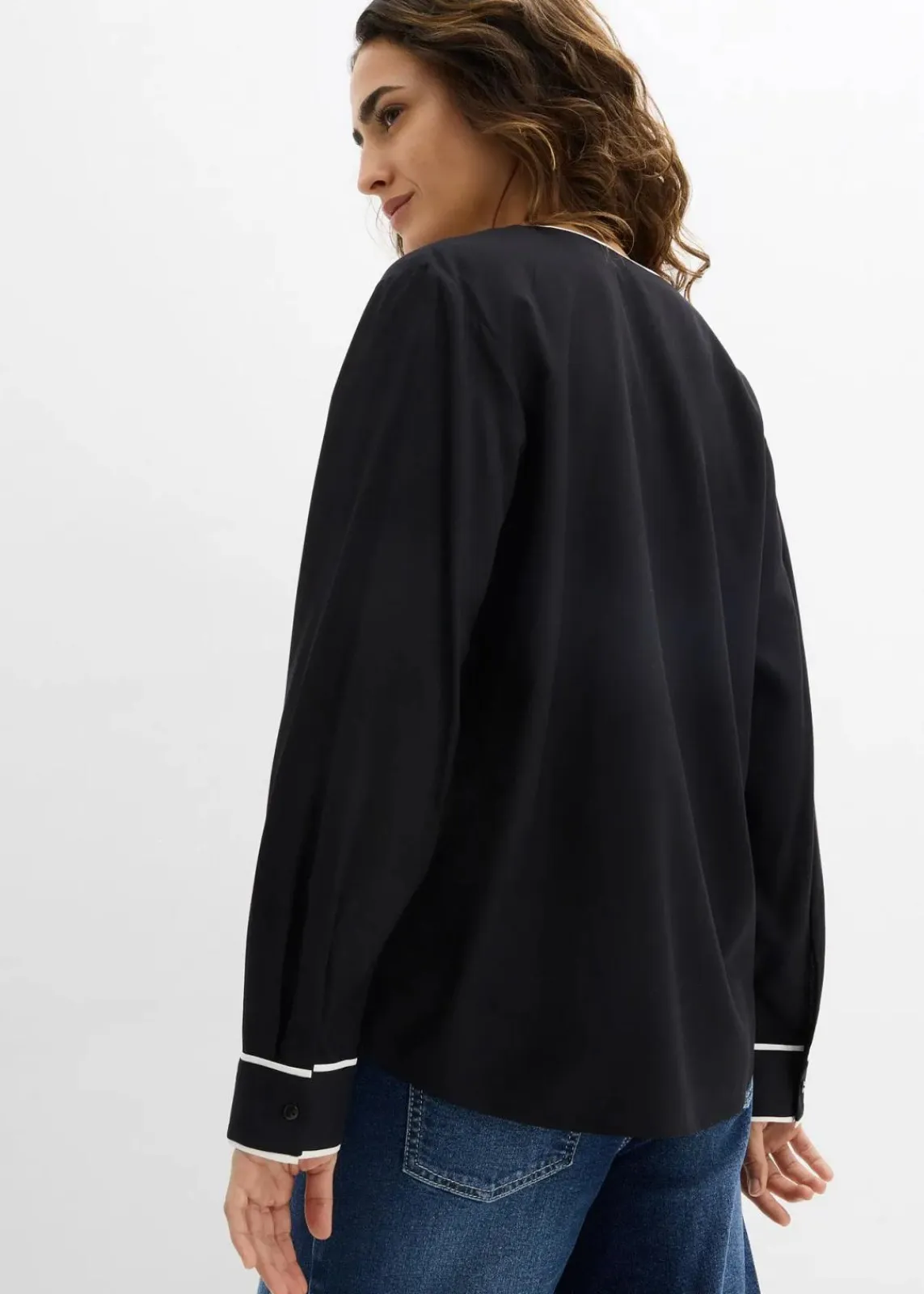 bonprix Bekleidung·Jacken & Mäntel|Blusen & Tuniken^Tunikabluse aus fließender Viskose schwarz/wollweiß