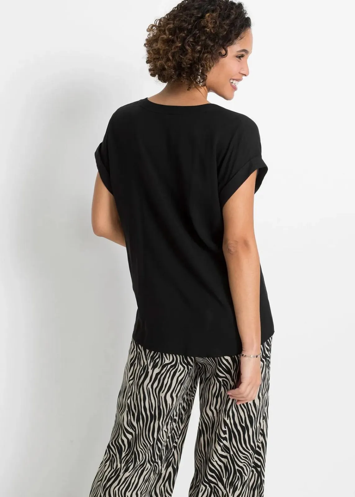 bonprix Bekleidung·Jacken & Mäntel|Nachhaltigere Materialien^Tunikabluse aus reiner Viskose schwarz