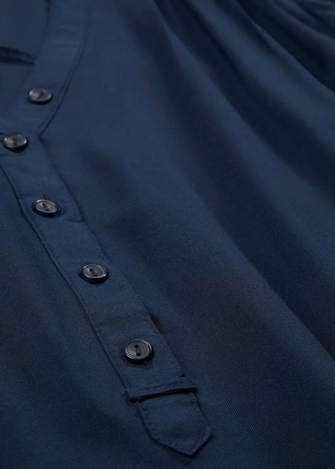 bonprix Blusen & Tuniken|Nachhaltigere Materialien^Tunikabluse aus softer Viskose dunkelblau