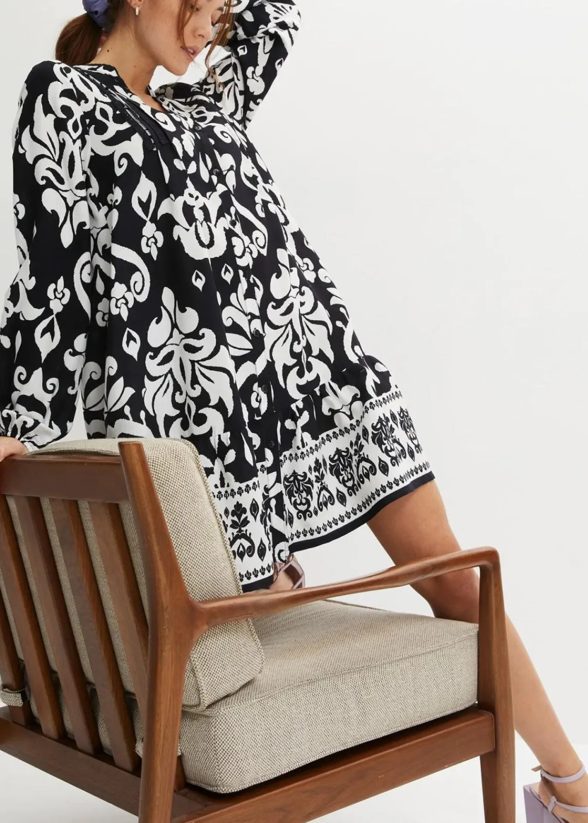 bonprix Bekleidung·Pullover & Strickjacken|Kleider^Tunika-Kleid aus fließender Viskose schwarz/weiß graphisch bedruckt