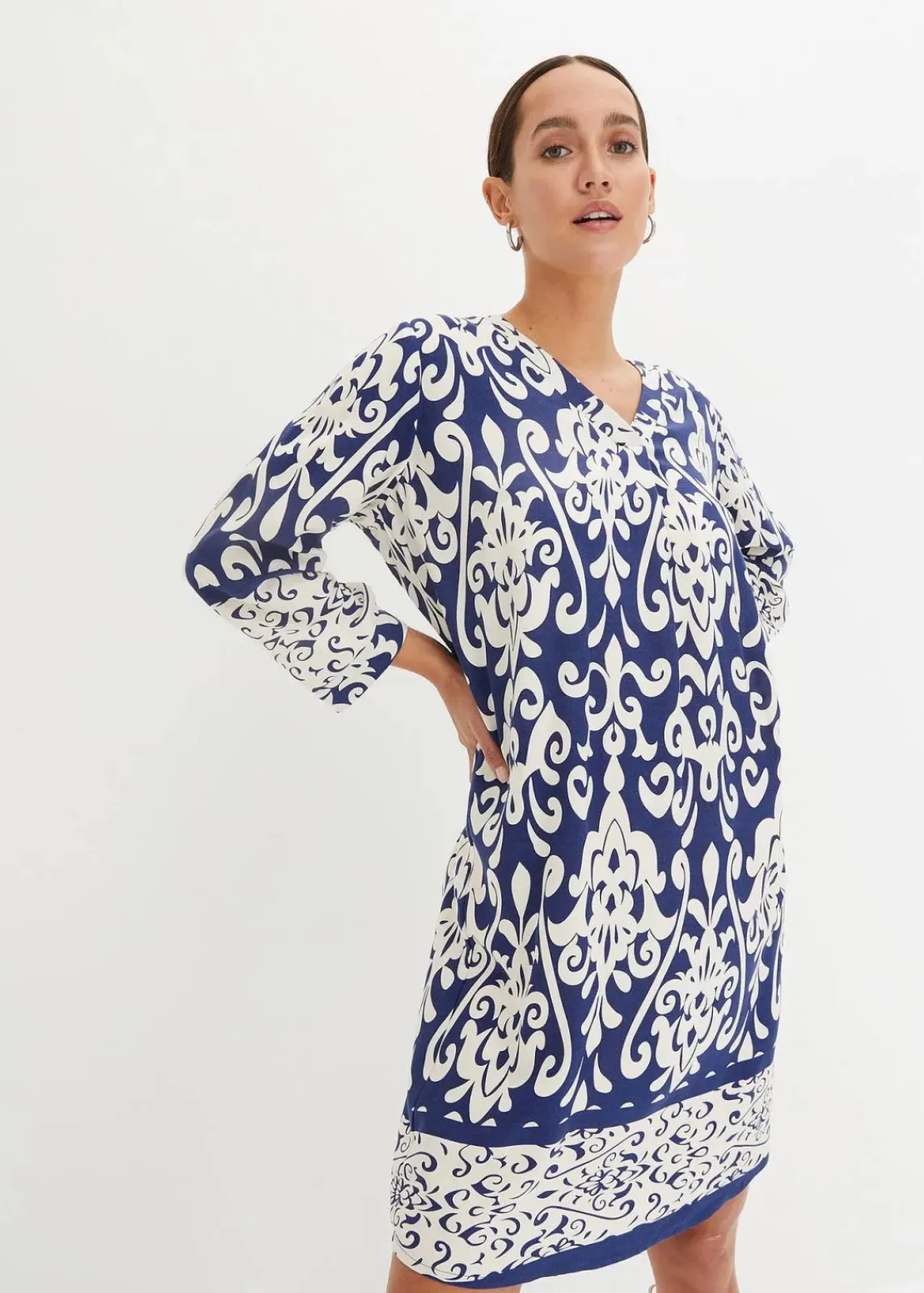 bonprix Bekleidung·Pullover & Strickjacken|Kleider^Tunika-Kleid aus fließender Viskose dunkelblau/creme bedruckt