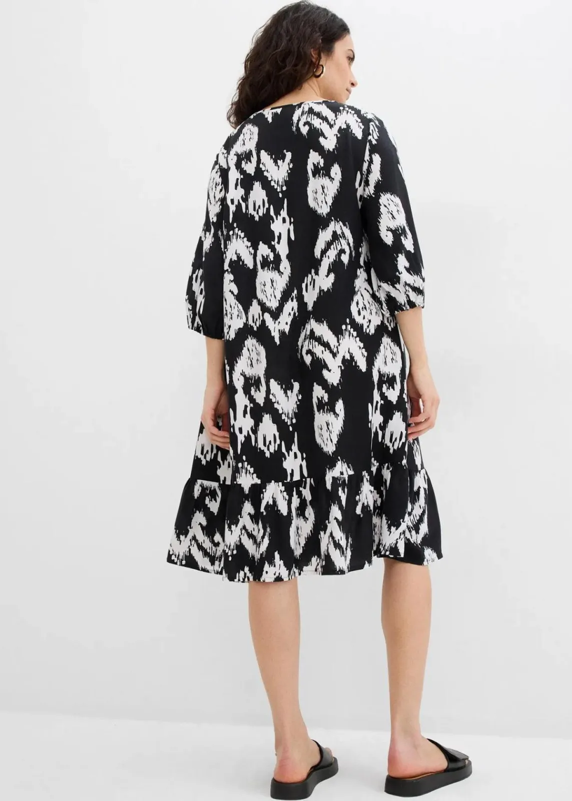 bonprix Bekleidung·Pullover & Strickjacken|Zweiteiler & Sets^Tunika-Kleid aus reiner Viskose schwarz/wollweiß bedruckt
