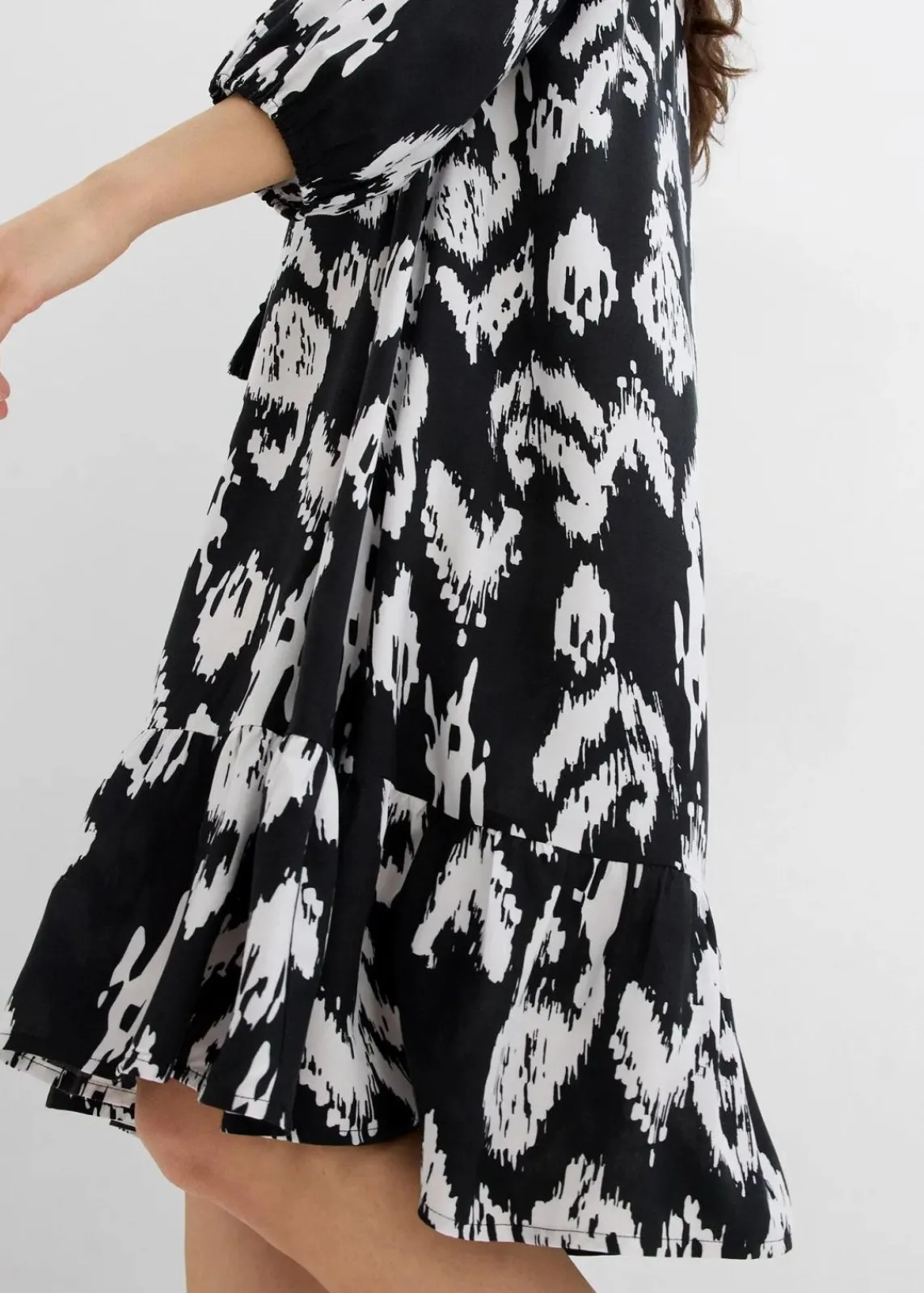 bonprix Bekleidung·Pullover & Strickjacken|Zweiteiler & Sets^Tunika-Kleid aus reiner Viskose schwarz/wollweiß bedruckt