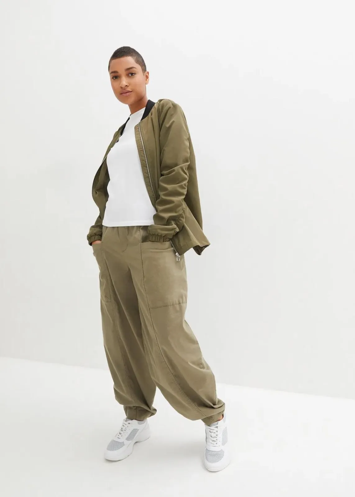 bonprix Hosen|Bekleidung·Kleider^Twillhose aus elastischem Baumwoll-Mix oliv