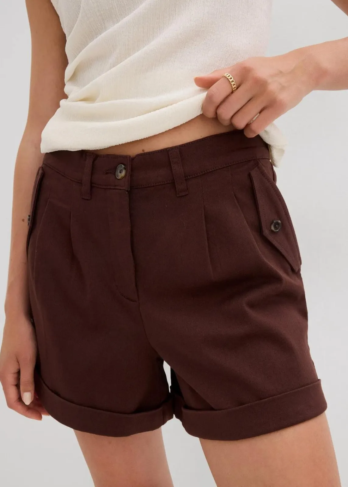 bonprix Bekleidung·Outdoorbekleidung|Bekleidung·Kleider^Twill-Shorts mit hohem Bund terrabraun