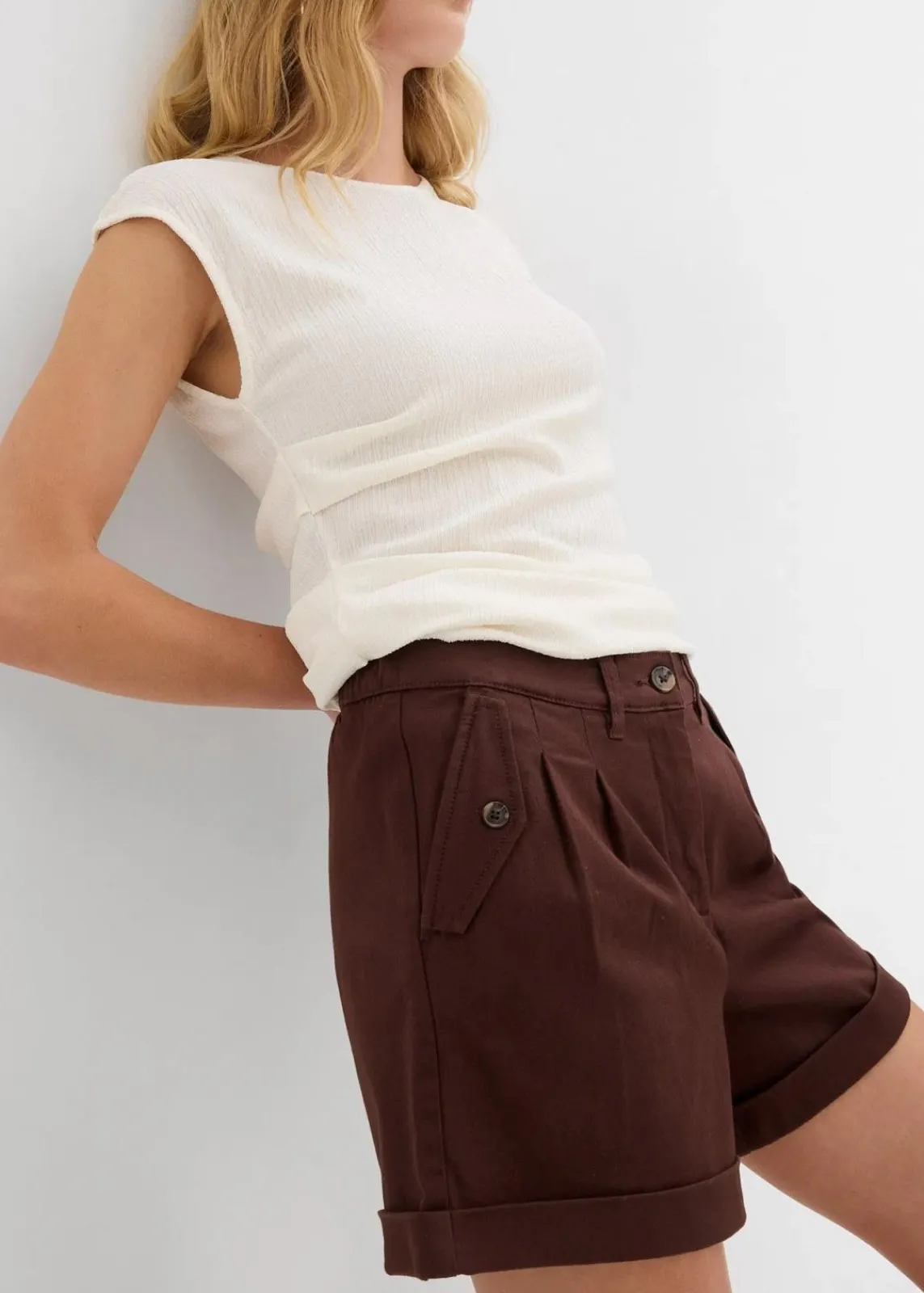 bonprix Bekleidung·Outdoorbekleidung|Bekleidung·Kleider^Twill-Shorts mit hohem Bund terrabraun