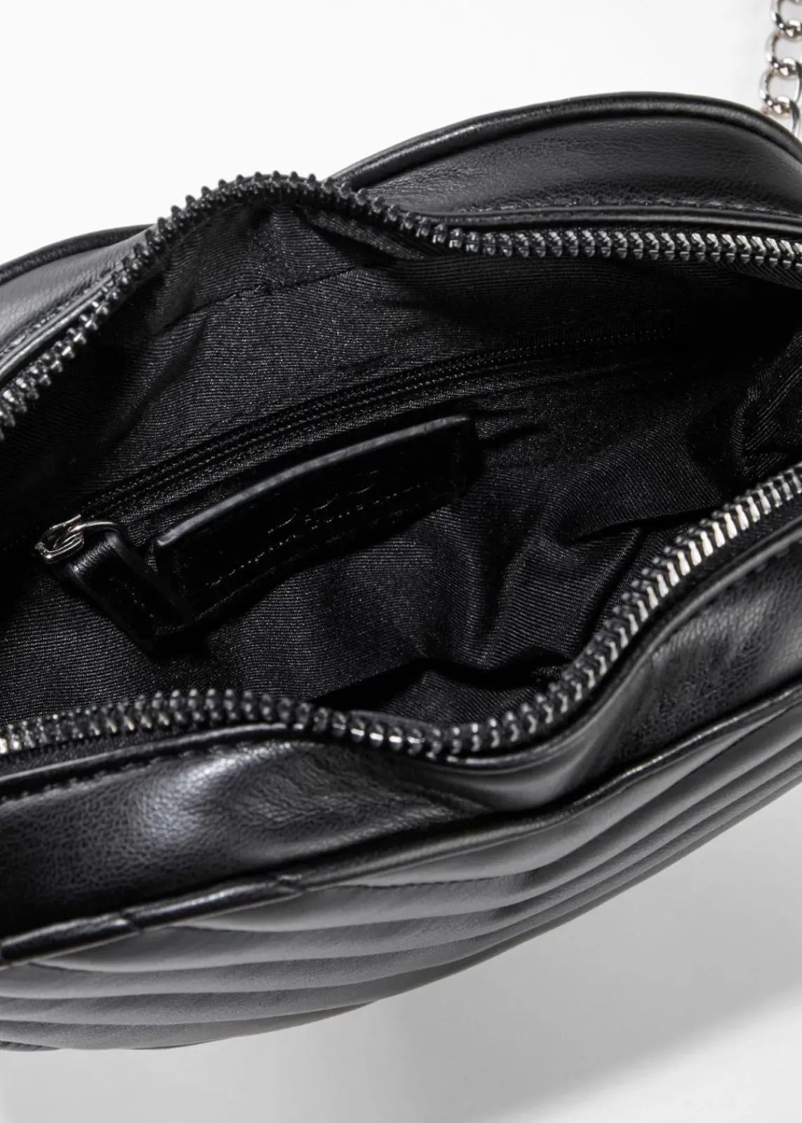 bonprix Taschen^Umhängetasche schwarz