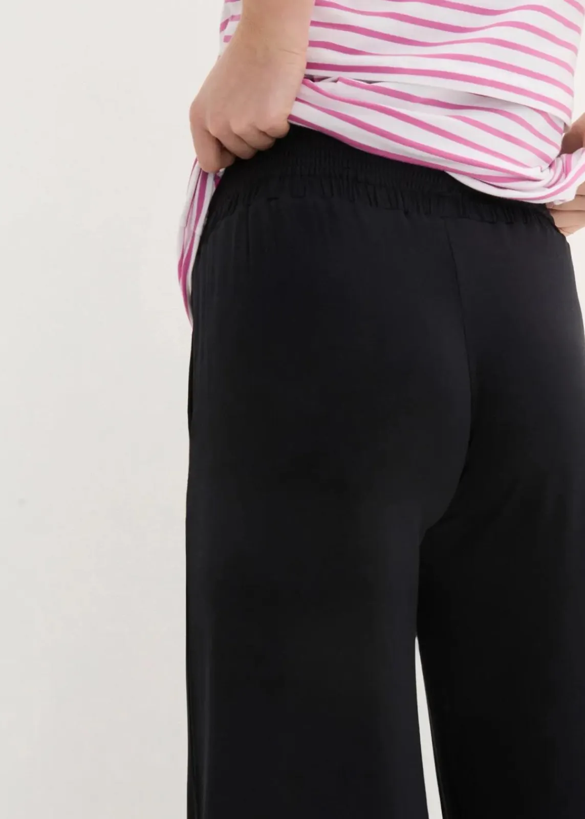 bonprix Bekleidung·Blazer|Umstandsmode^Umstandsculotte aus weicher Viskose, Loose Fit schwarz