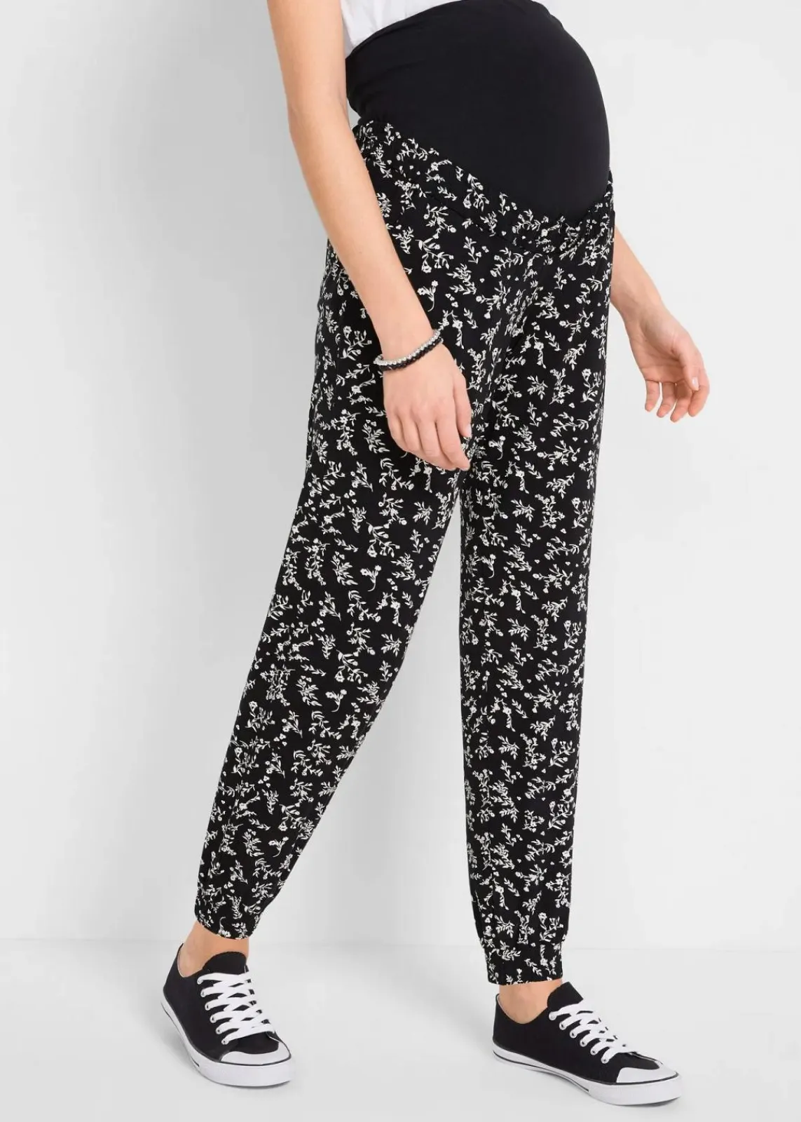 bonprix Bekleidung·Blazer|Umstandsmode^Umstandshose mit verspieltem Druck aus Viskose-Mix, Loose Fit schwarz geblümt